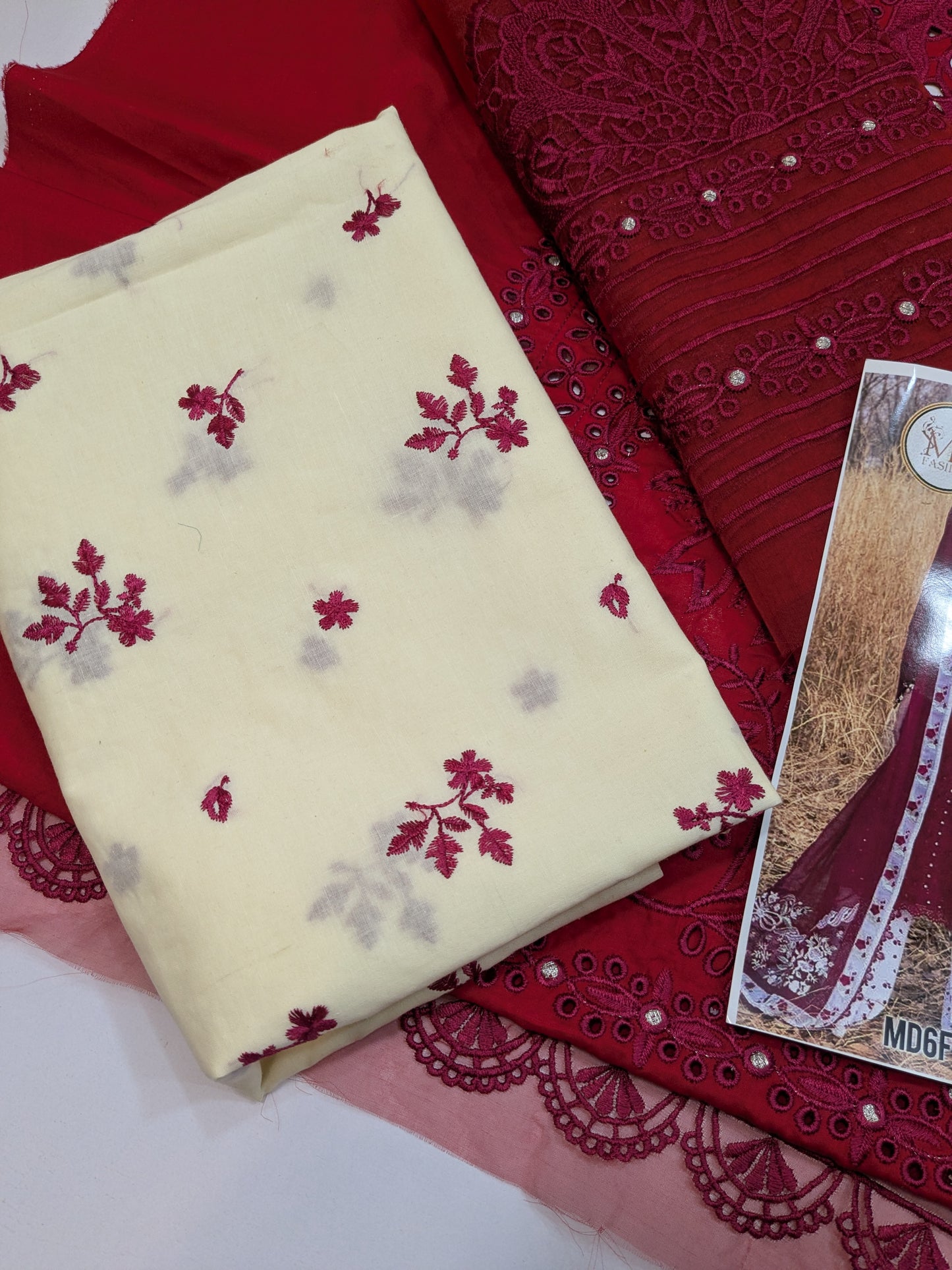 SAIRA SHAKIRA SHAMS CHIKENKARI LAWN RED WHITE