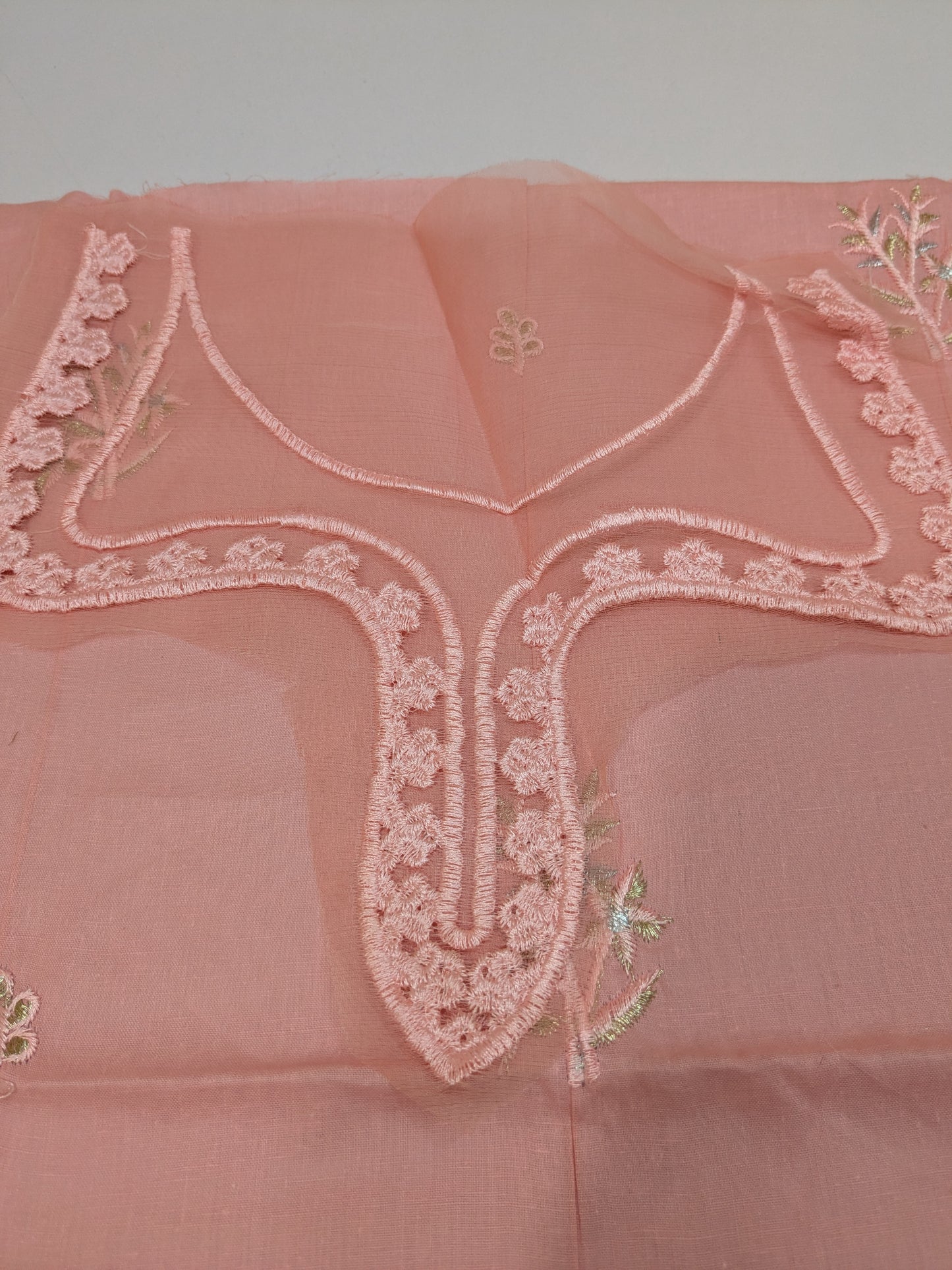 Rang Rasiya Eshal Luxury Lawn Embroidered