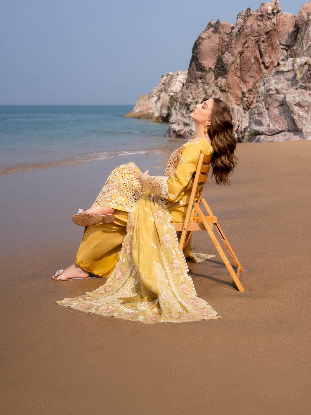 MAHNUR DAHLIA SIRENE YELLOW LUXURIOUS LAWN