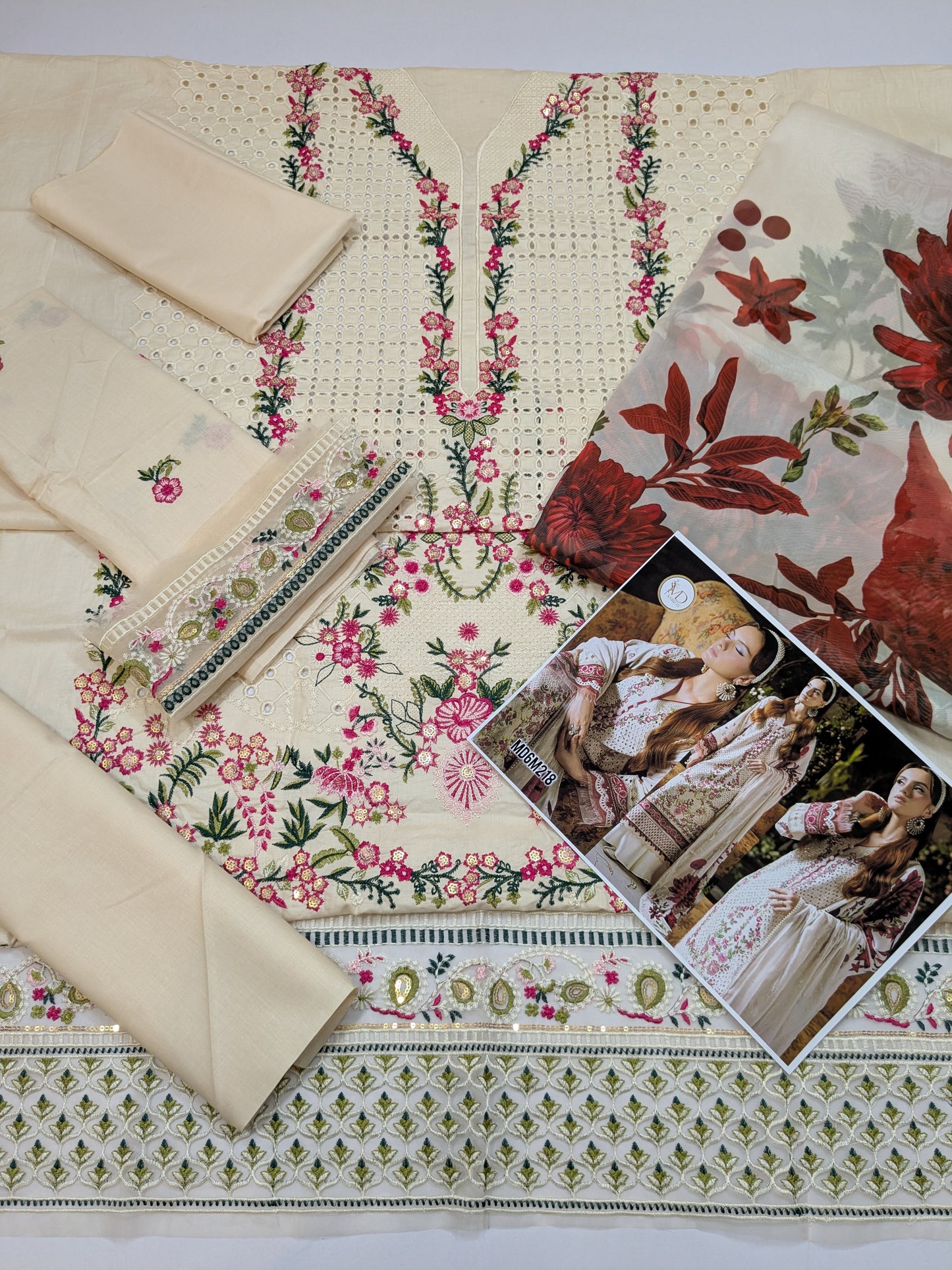 MAHNUR AMELIA LUXURIOUS CHIKENKARI LAWN