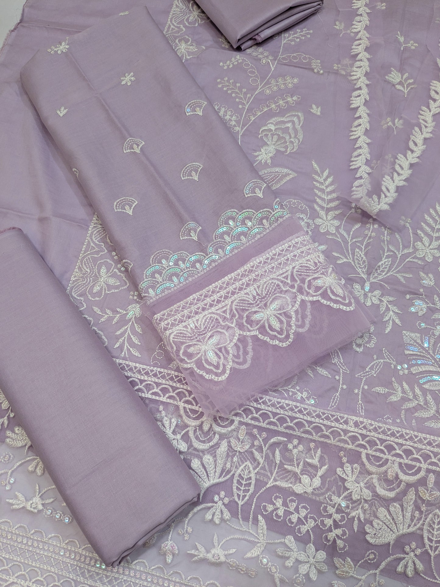 MAHIRA LUXURY LAWN LILAC WITH WHITE EMBROIDERY