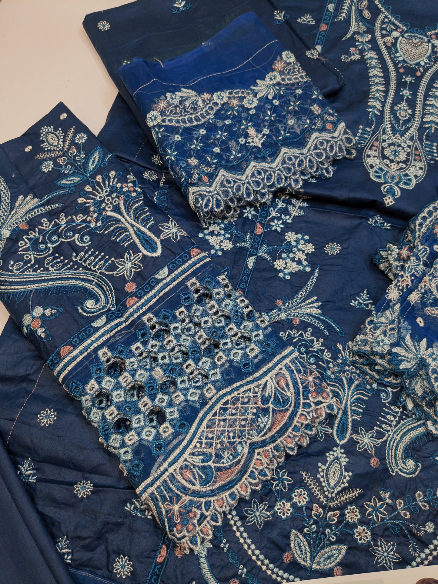 QALAMKAR AURORA LUXURIOUS CHIKENKARI LAWN