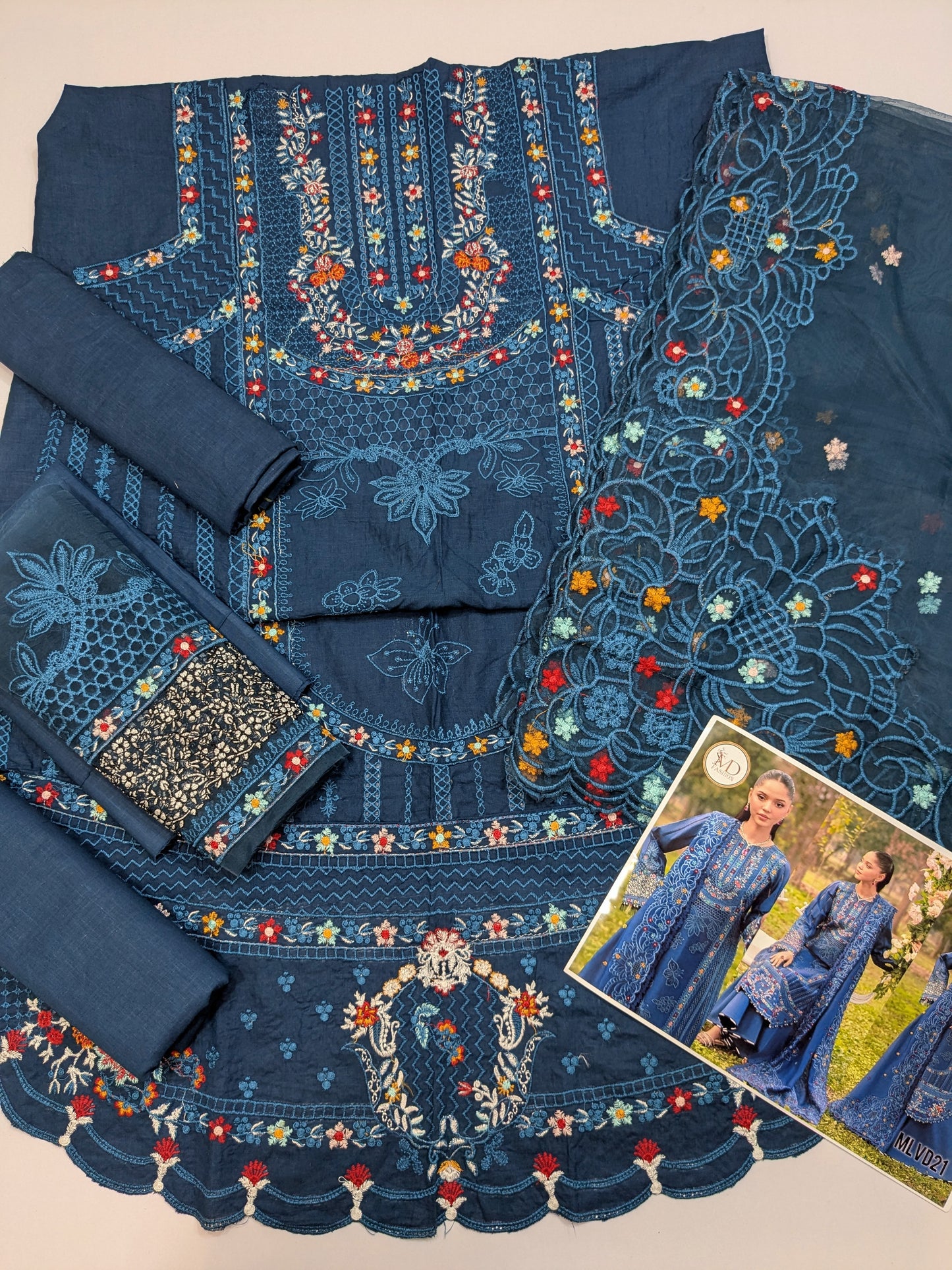 BIN ILYAS LUXURY LAWN CHIKENKARI EMBROIDERED