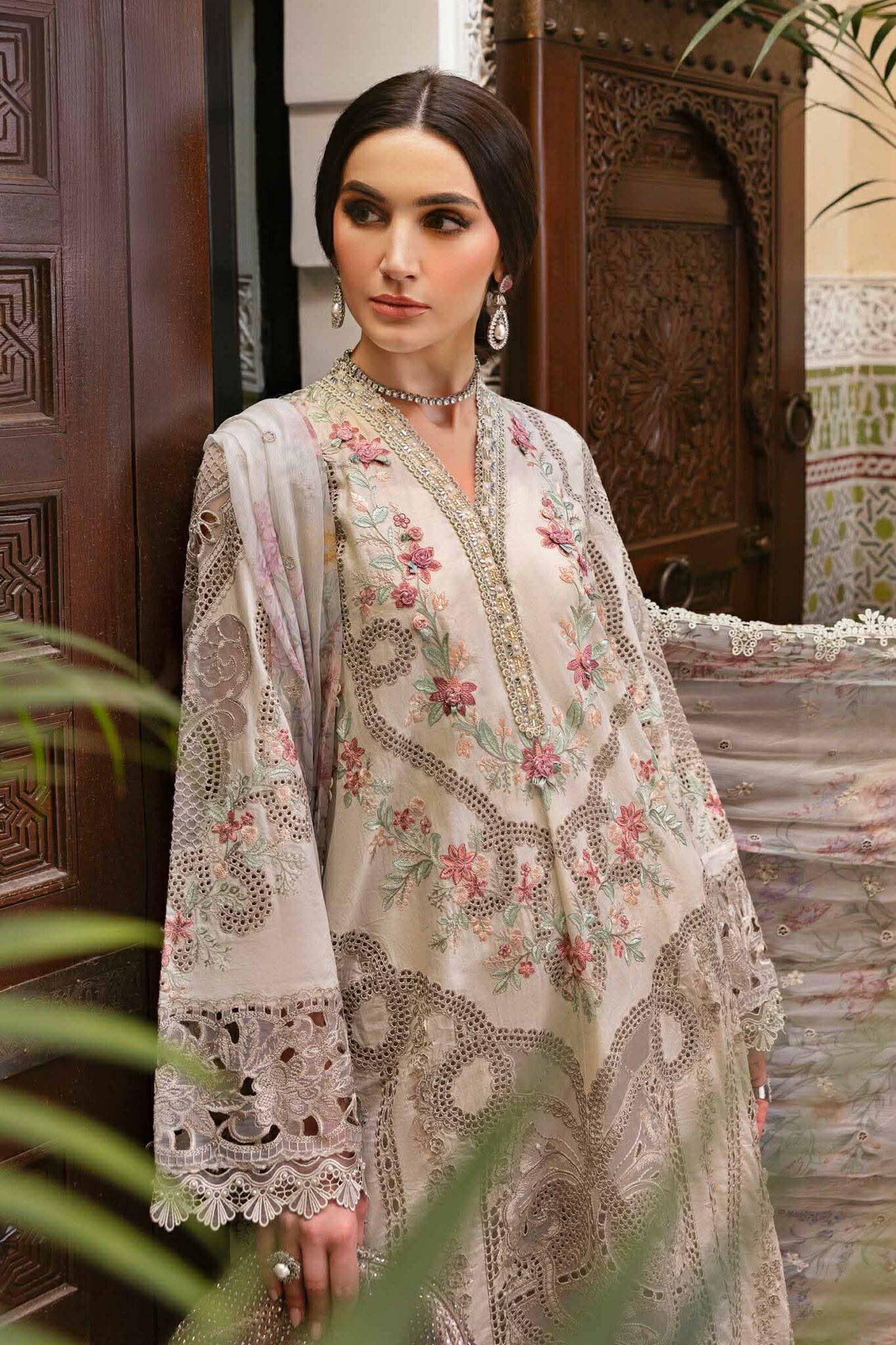 MARIA B AISH WHITE LUXURIOUS CHIKENKARI LAWN