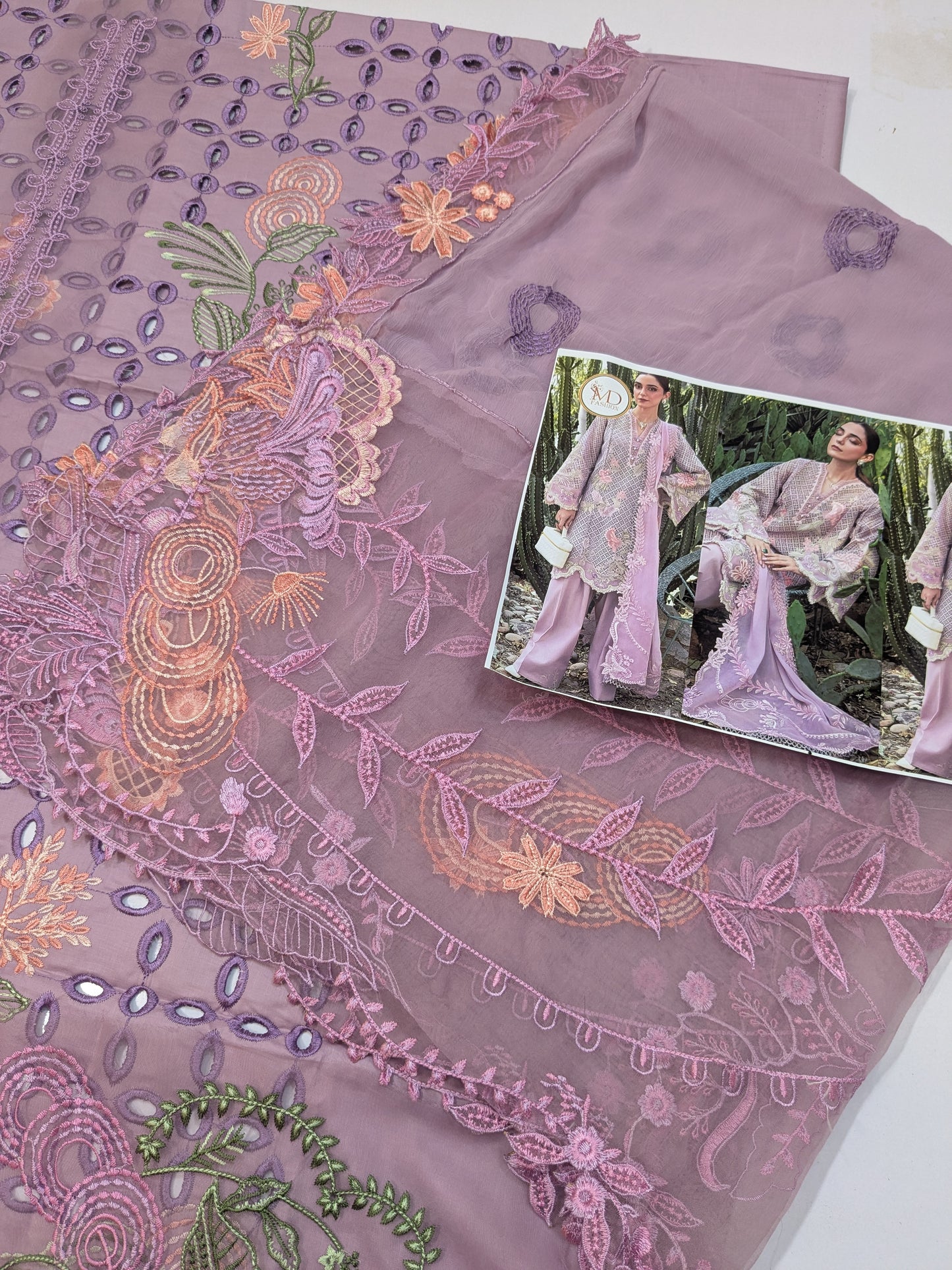 CRIMSON KASNI ONE TRUE LOVE LUXURIOUS LAWN