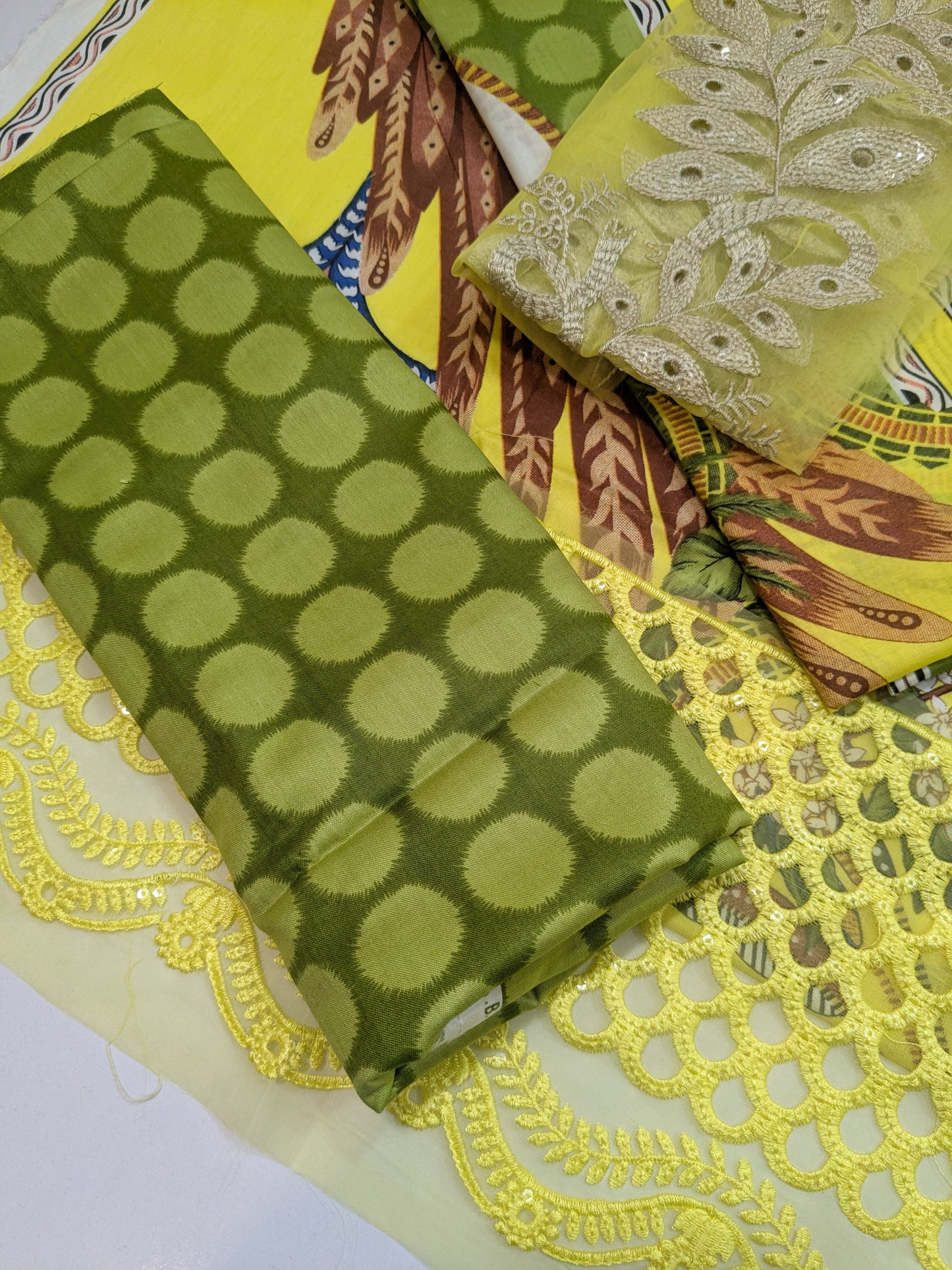 MPRINT MARIAB LAWN 5B DIGITAL PRINTED EMB