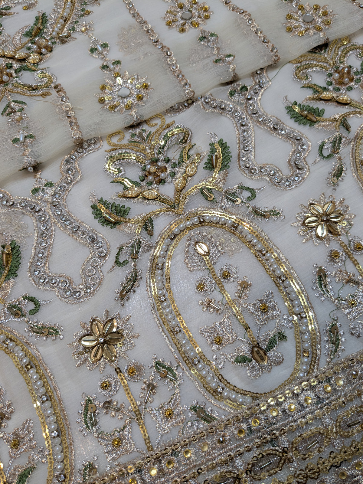 AKBAR ASLAM INSPIRED MEHRUNISA LUXURIOUS GHARARA