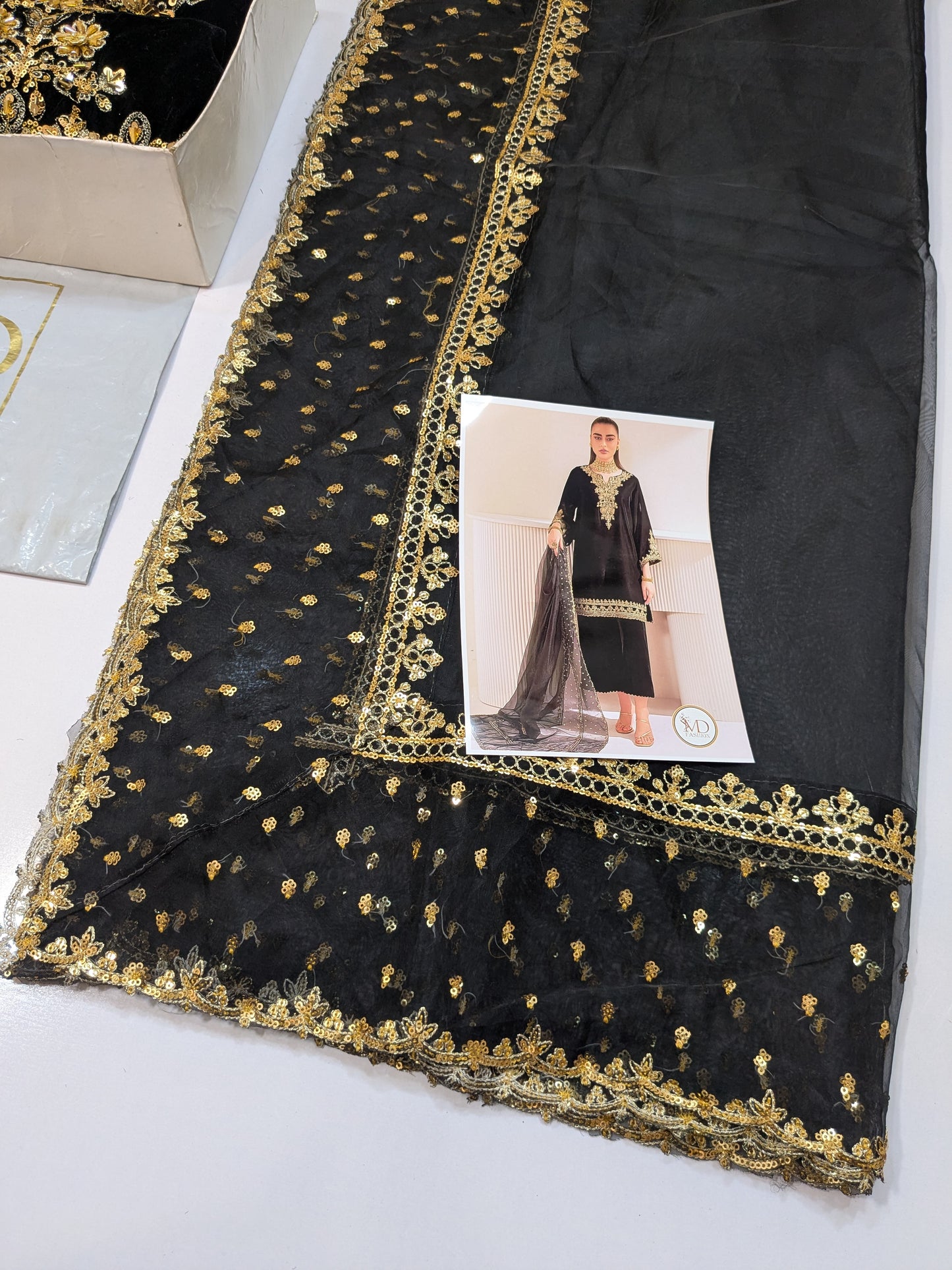 BAROQUE BLACK HAND EMBELLISHED VELVET 3PC