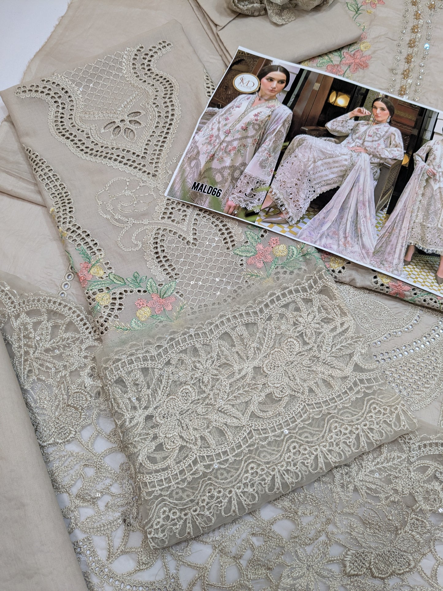 MARIA B AISH WHITE LUXURIOUS CHIKENKARI LAWN