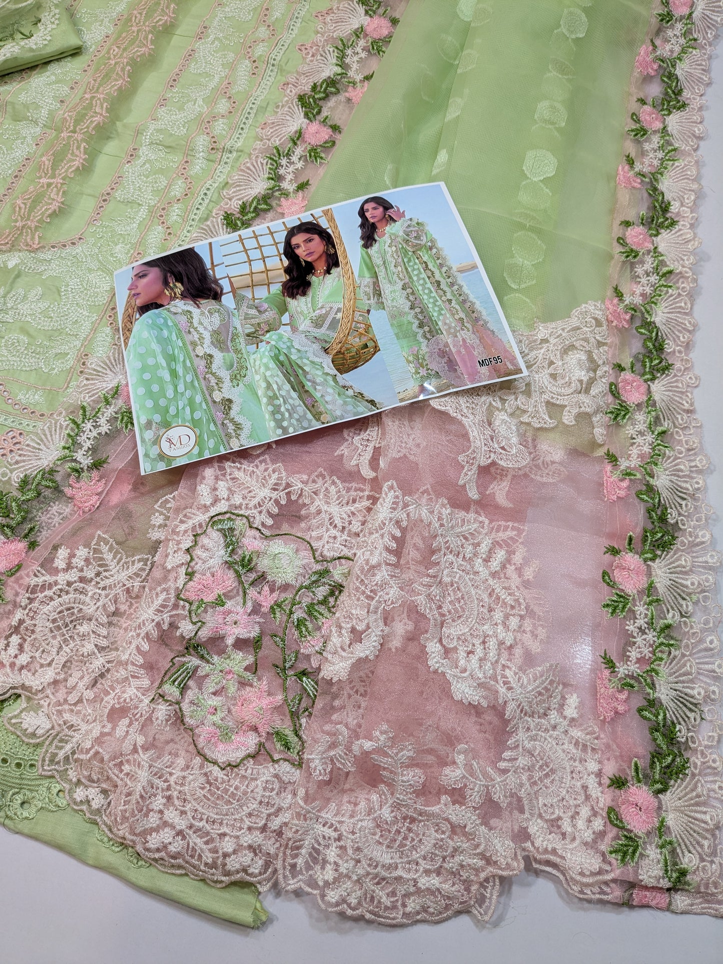 CRIMSON  SEAFOAM GREEN LUXURY LAWN DIL DUPPATA