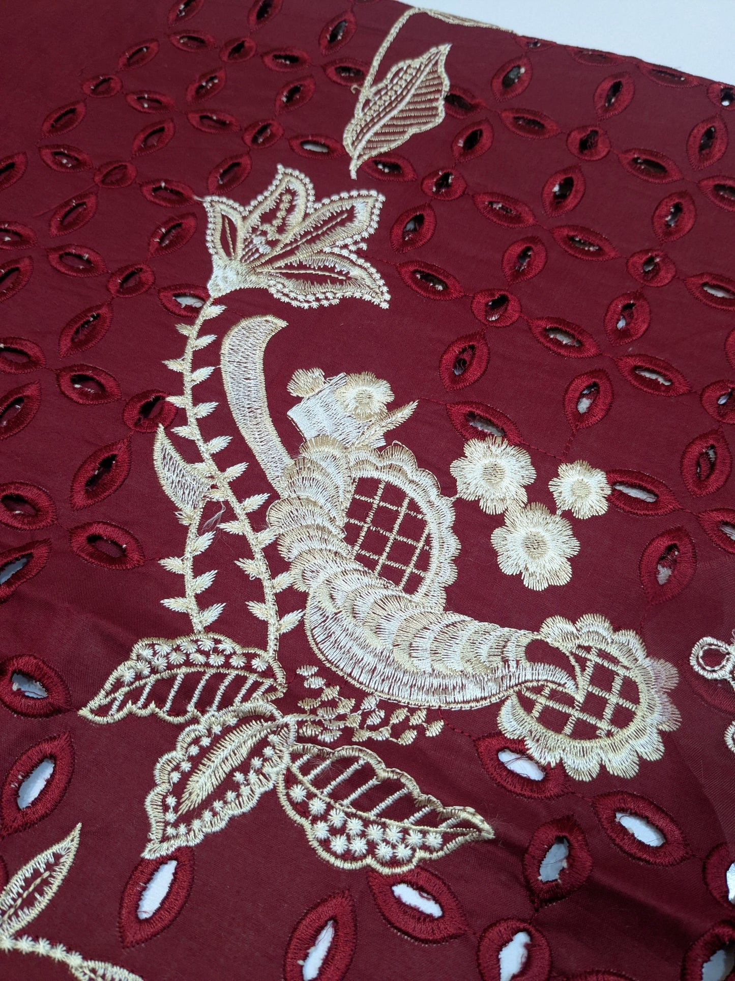 CRIMSON RED ONE TRUE LOVE LUXURIOUS LAWN