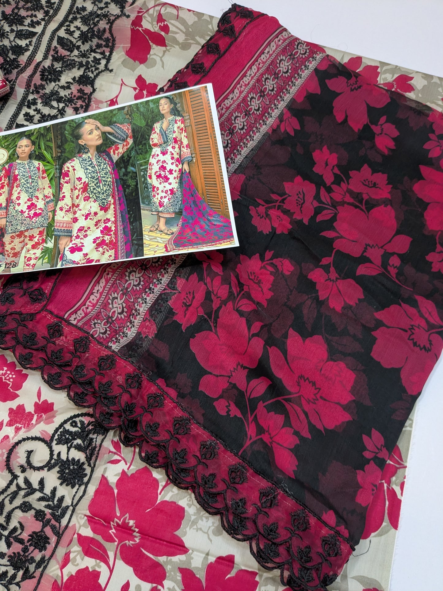 ZAINAB CHOTANI NYSA LAWN PRINTED EMBROIDERED