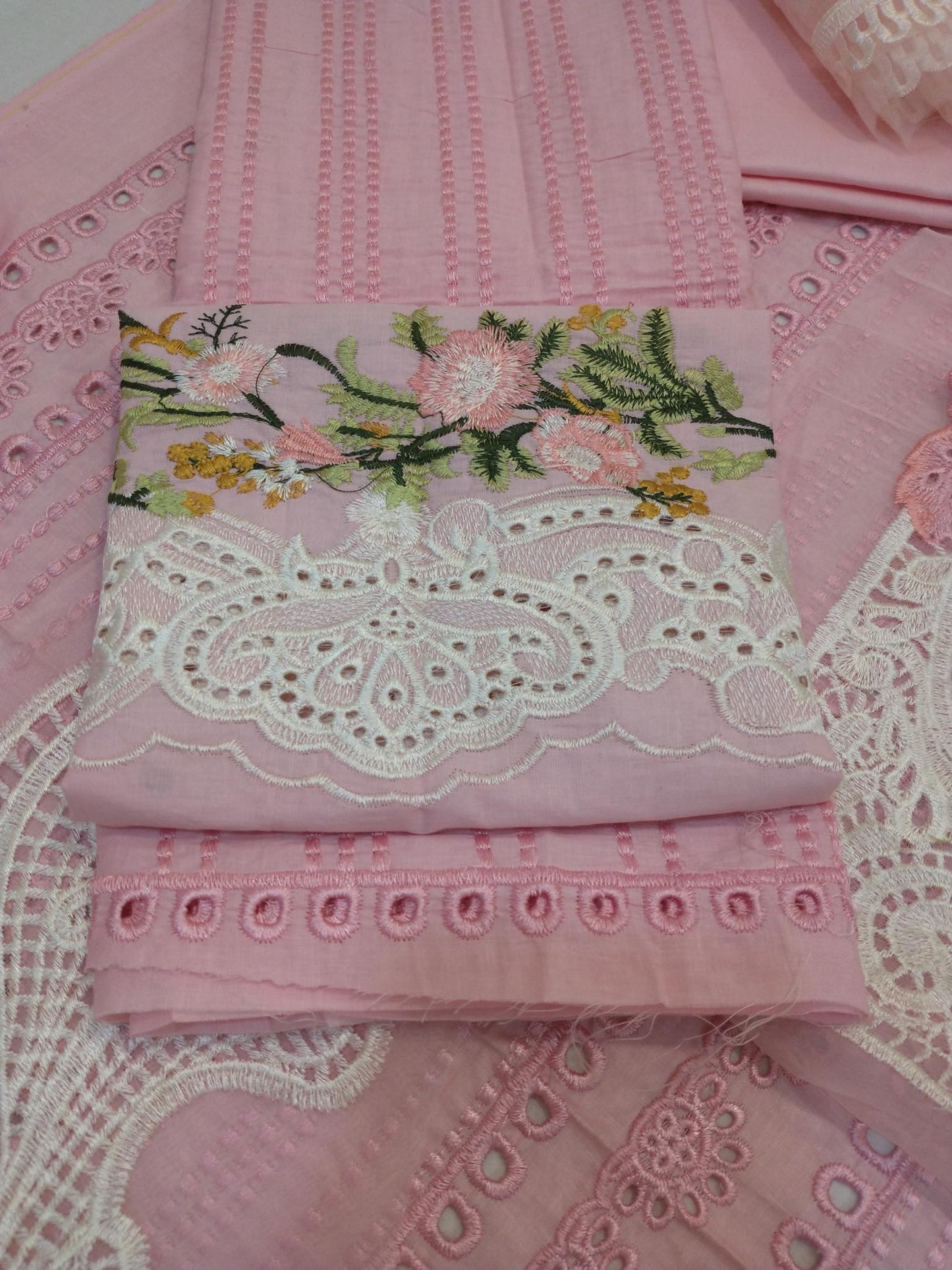 CRIMSON ROSE LUXURIOUS CHIKENKARI LAWN