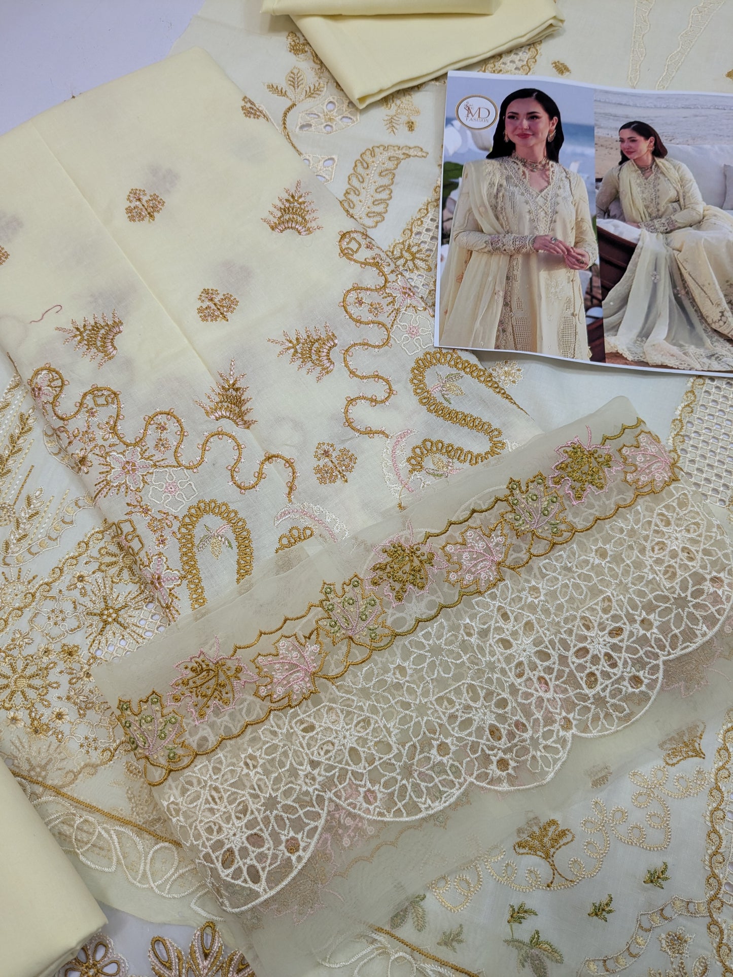 QALAMKAR SAFA SAHIL LUXURIOUS LAWN