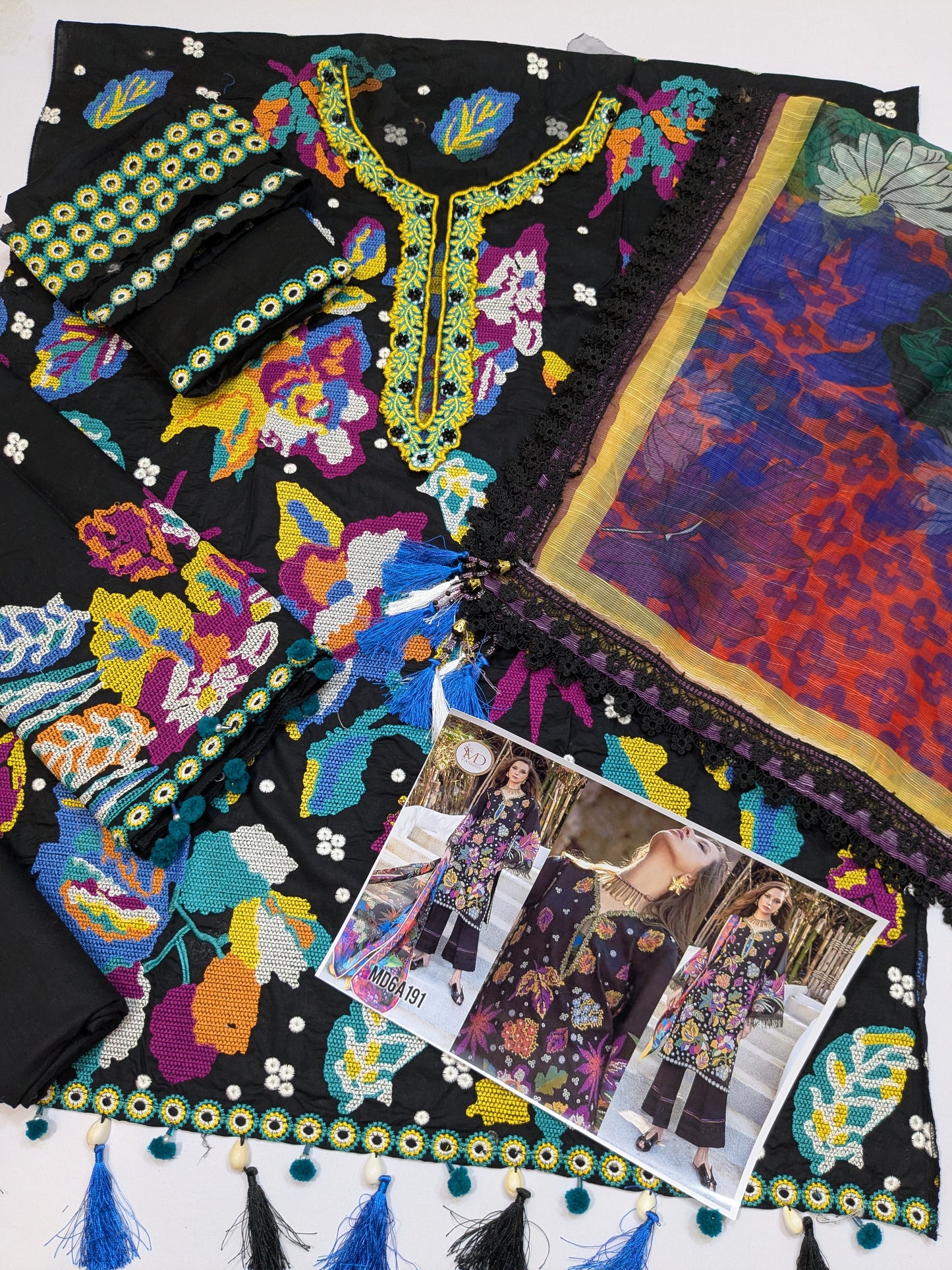 MUSHQ ESMEL AMARIN BLACK MULTI LUXURIOUS LAWN