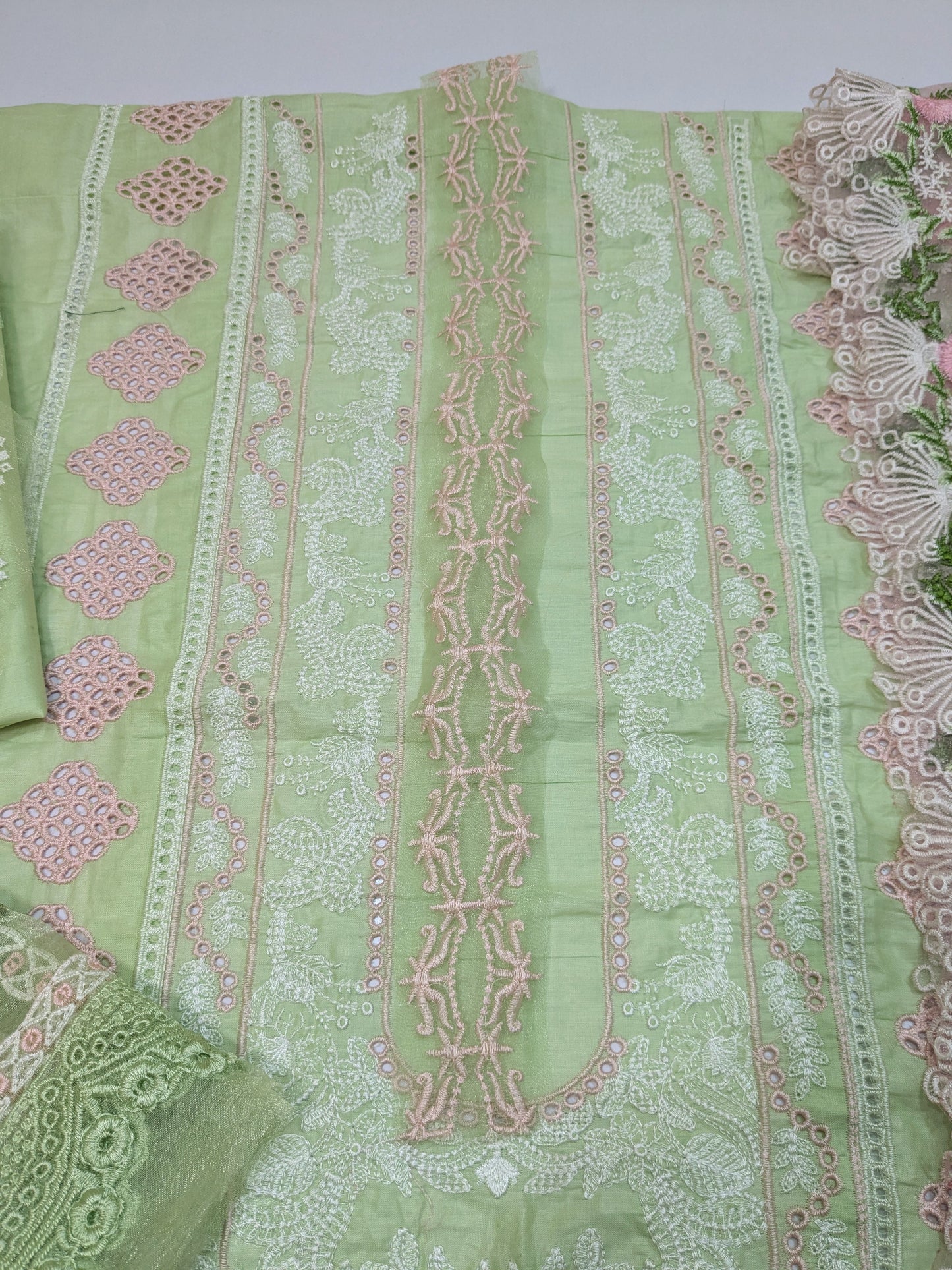 CRIMSON  SEAFOAM GREEN LUXURY LAWN DIL DUPPATA