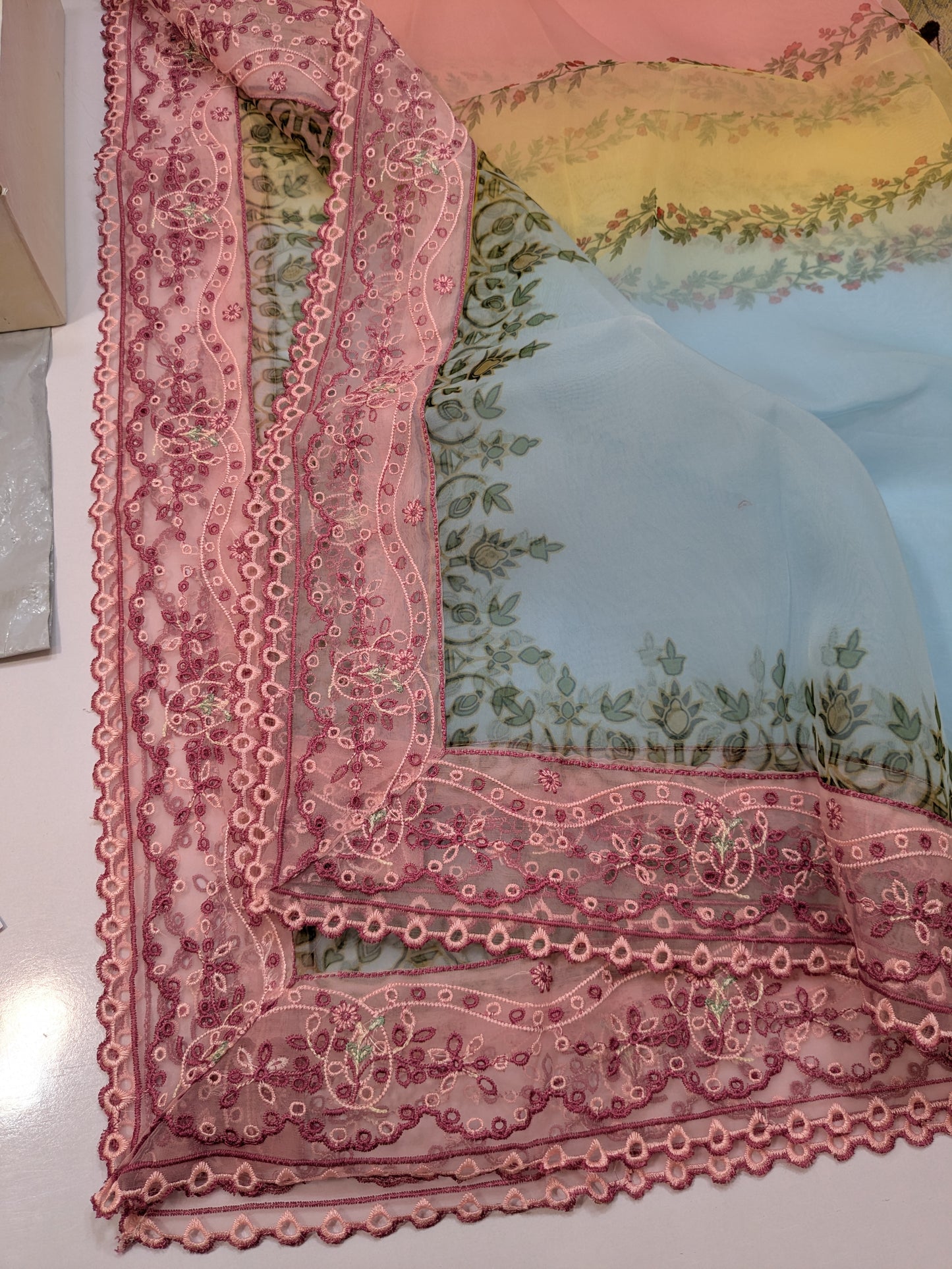QALAMKAR HANIYA SAHIL KINARAY LUXURIOUS LAWN