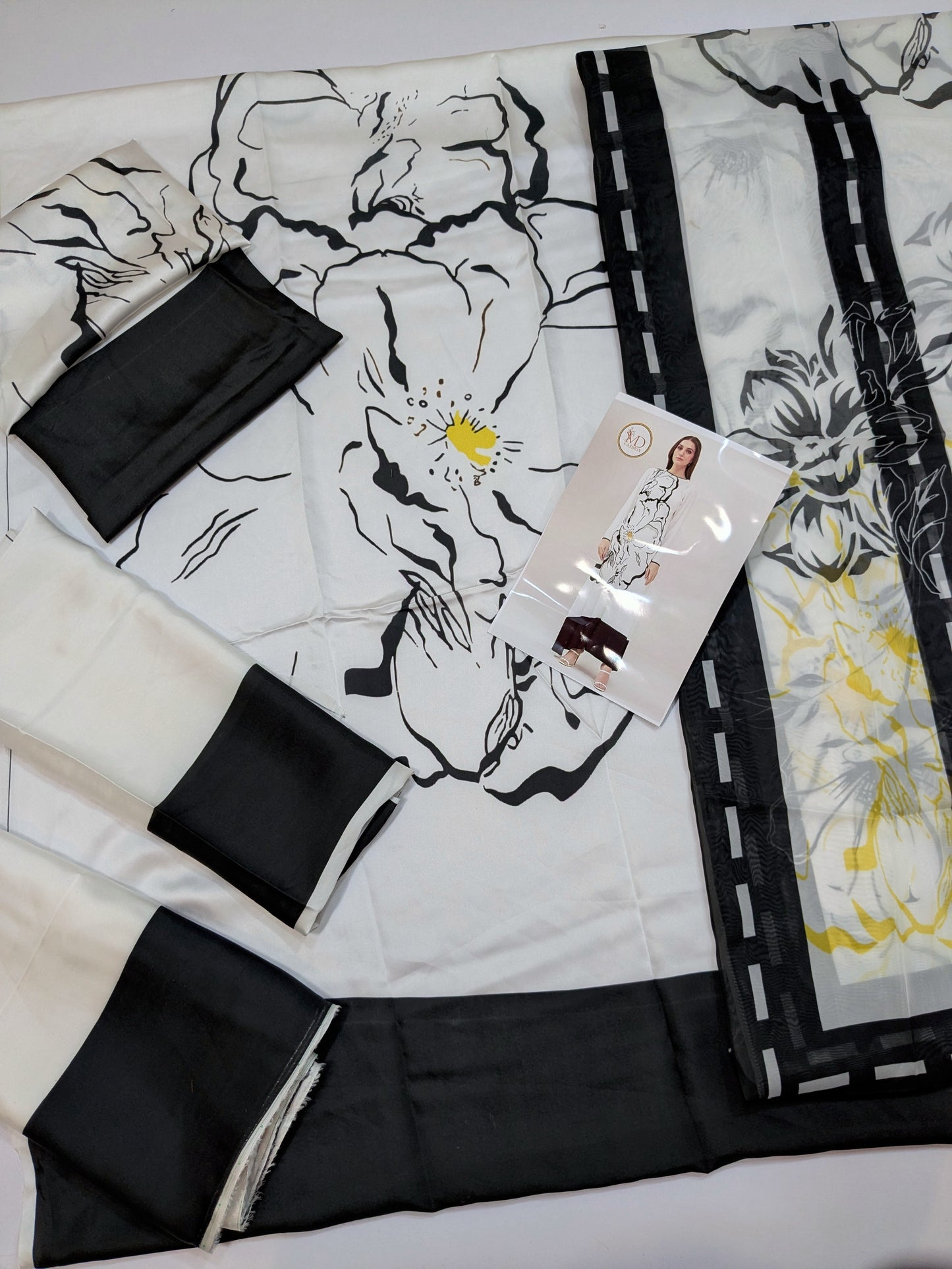 LULUSAR BLACK WHITE DIGITAL SILK