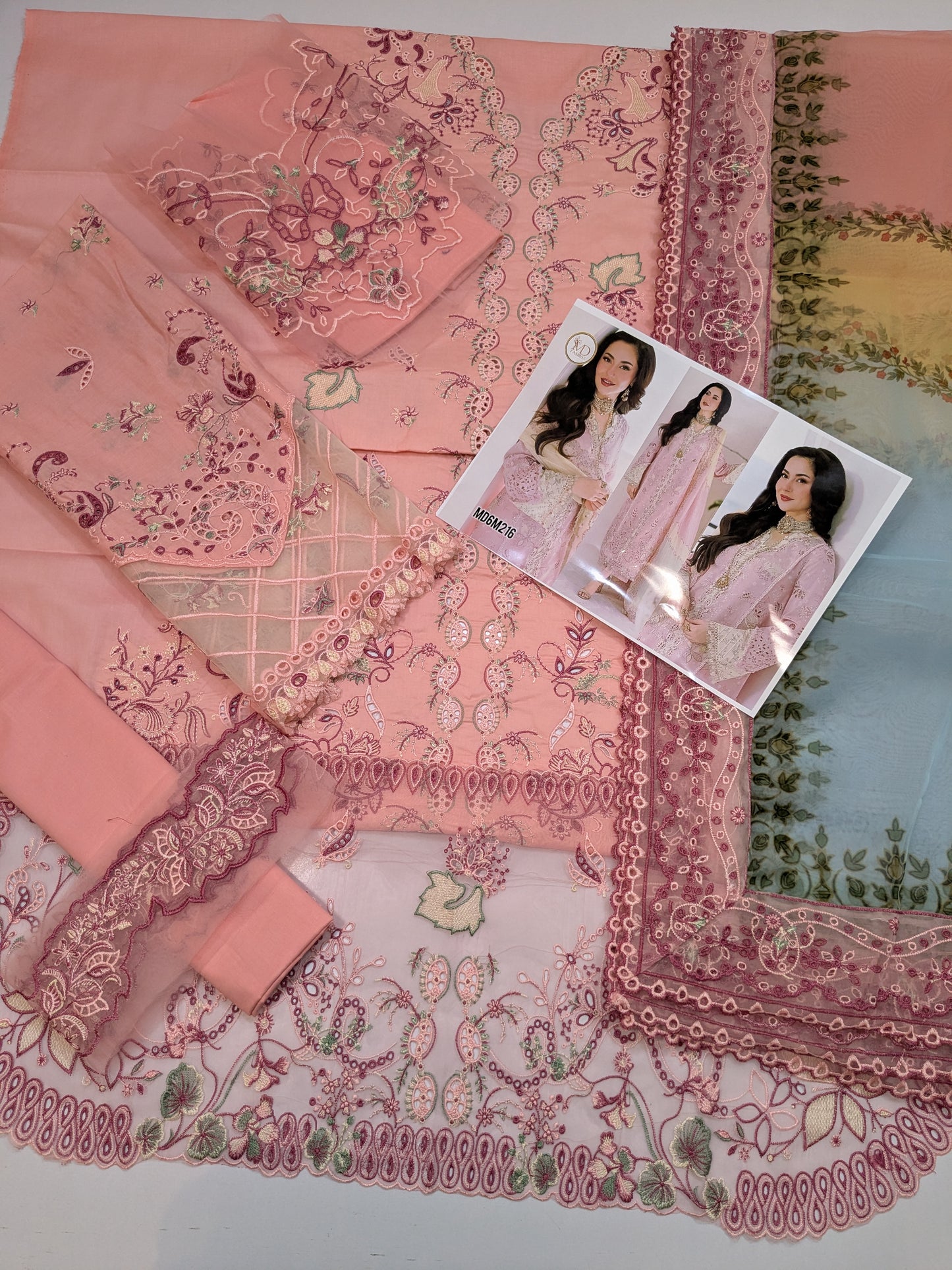 QALAMKAR HANIYA SAHIL KINARAY LUXURIOUS LAWN