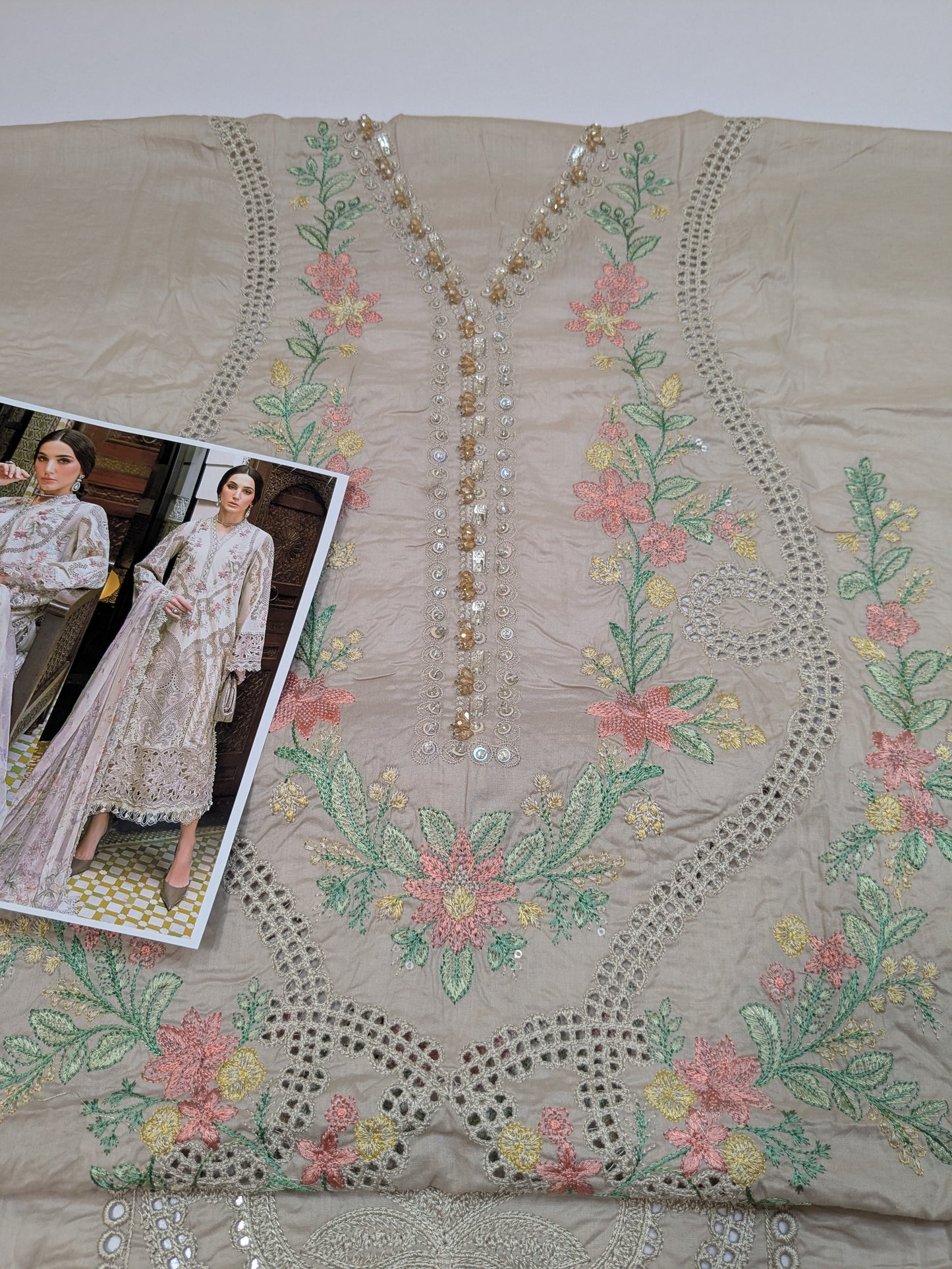 MARIA B AISH WHITE LUXURIOUS CHIKENKARI LAWN