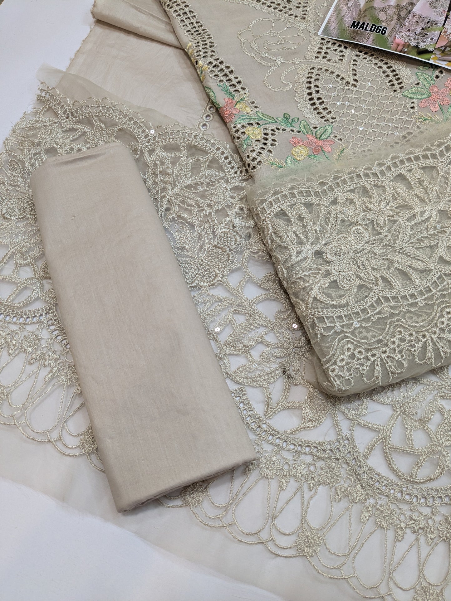 MARIA B AISH WHITE LUXURIOUS CHIKENKARI LAWN