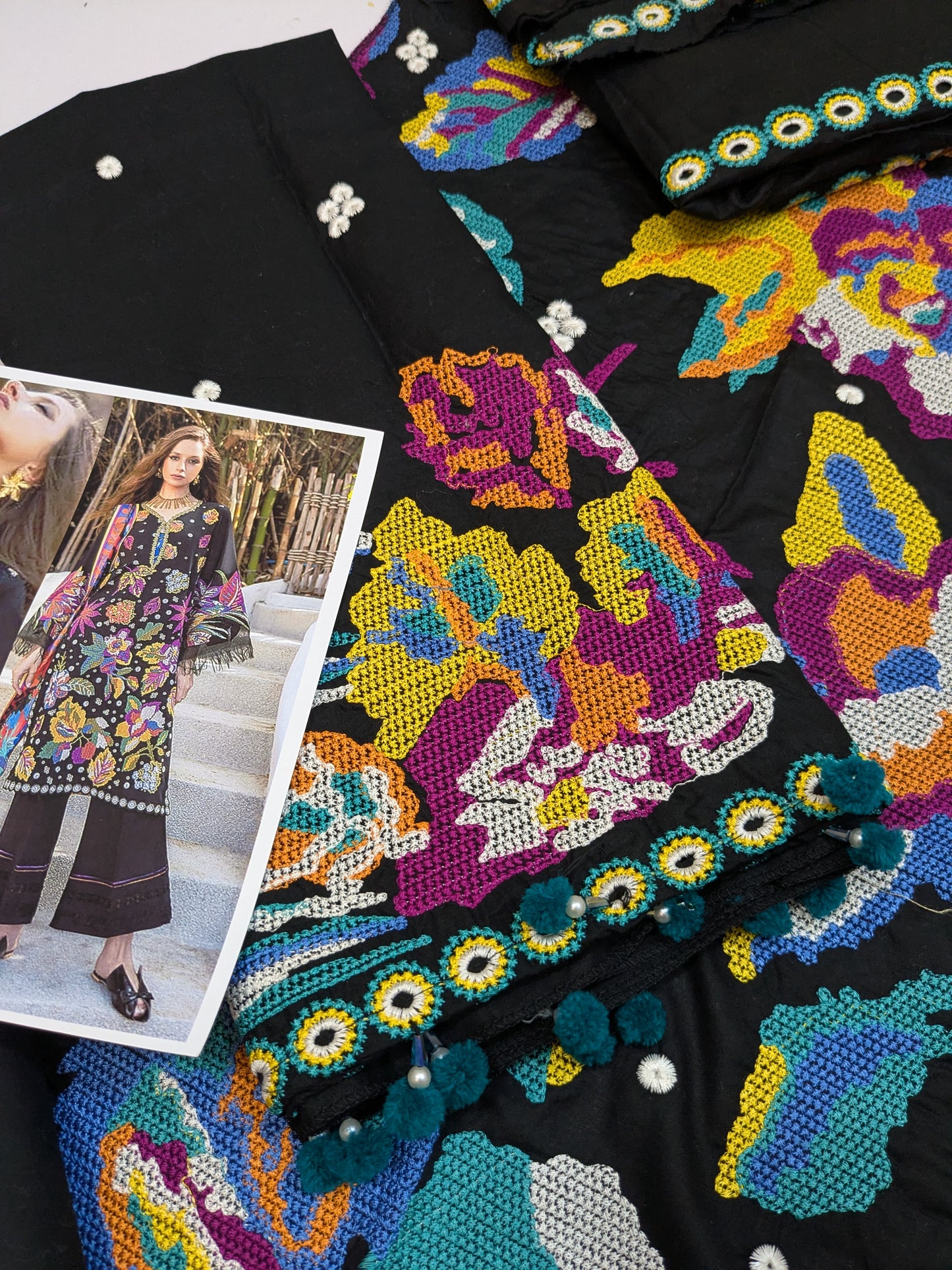 MUSHQ ESMEL AMARIN BLACK MULTI LUXURIOUS LAWN
