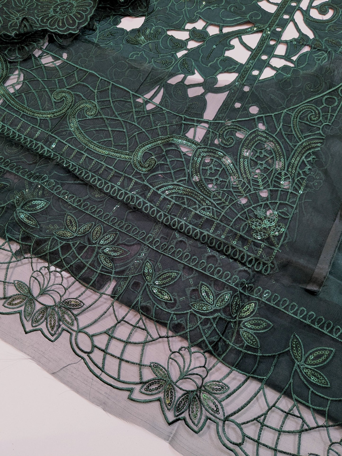 MAHNUR GREEN LUXURIOUS CHIKENKARI LAWN