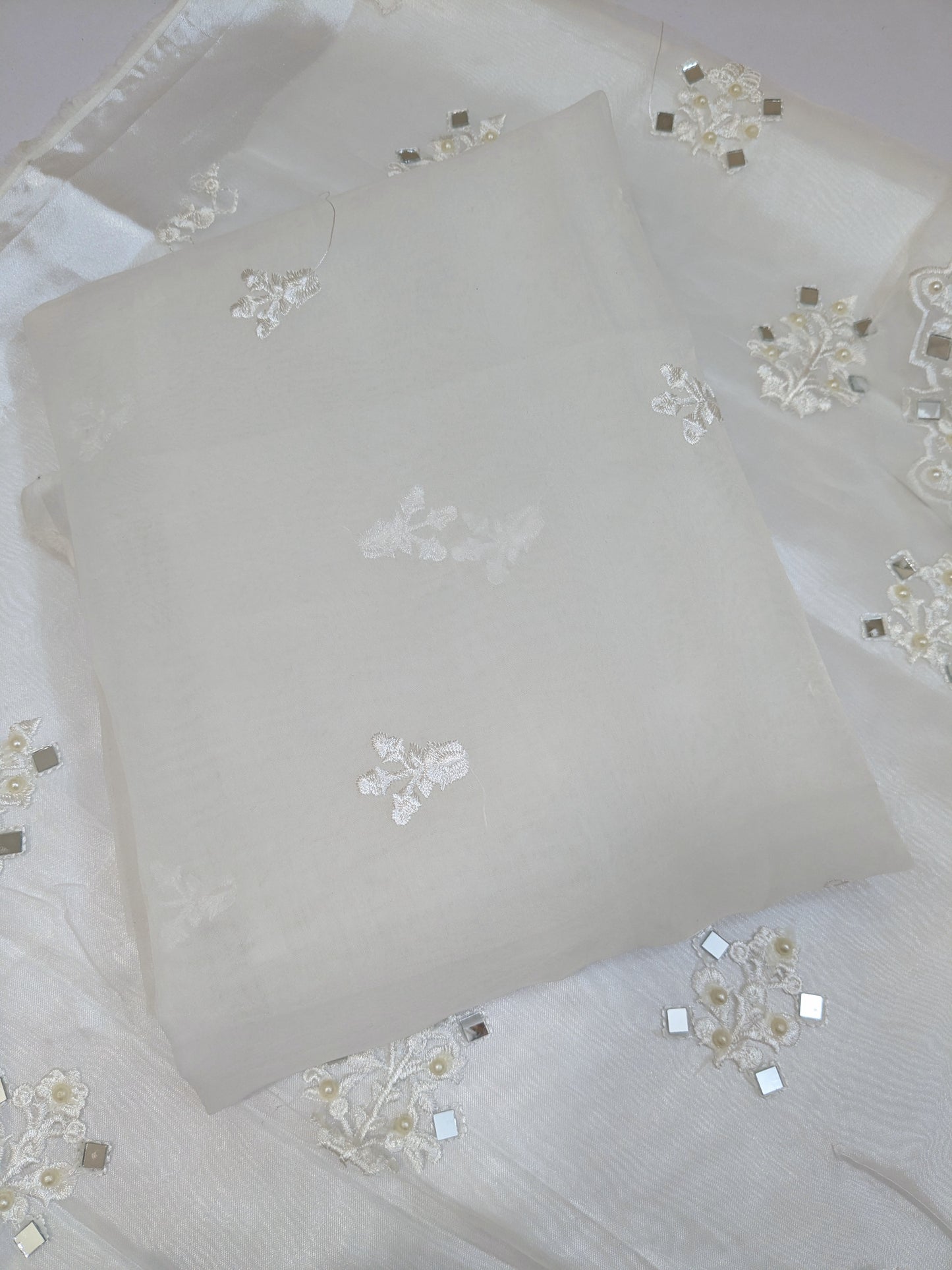 ZAINAB SALMAN WHITE MIRROR WORK 3PCS UNSTICH