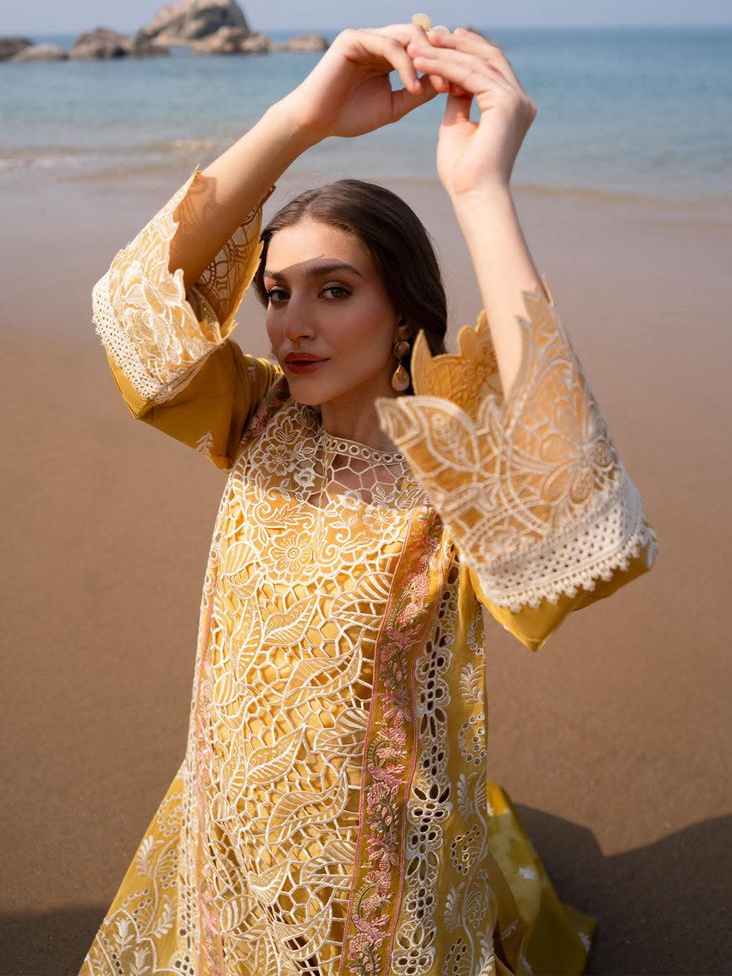 MAHNUR DAHLIA SIRENE YELLOW LUXURIOUS LAWN