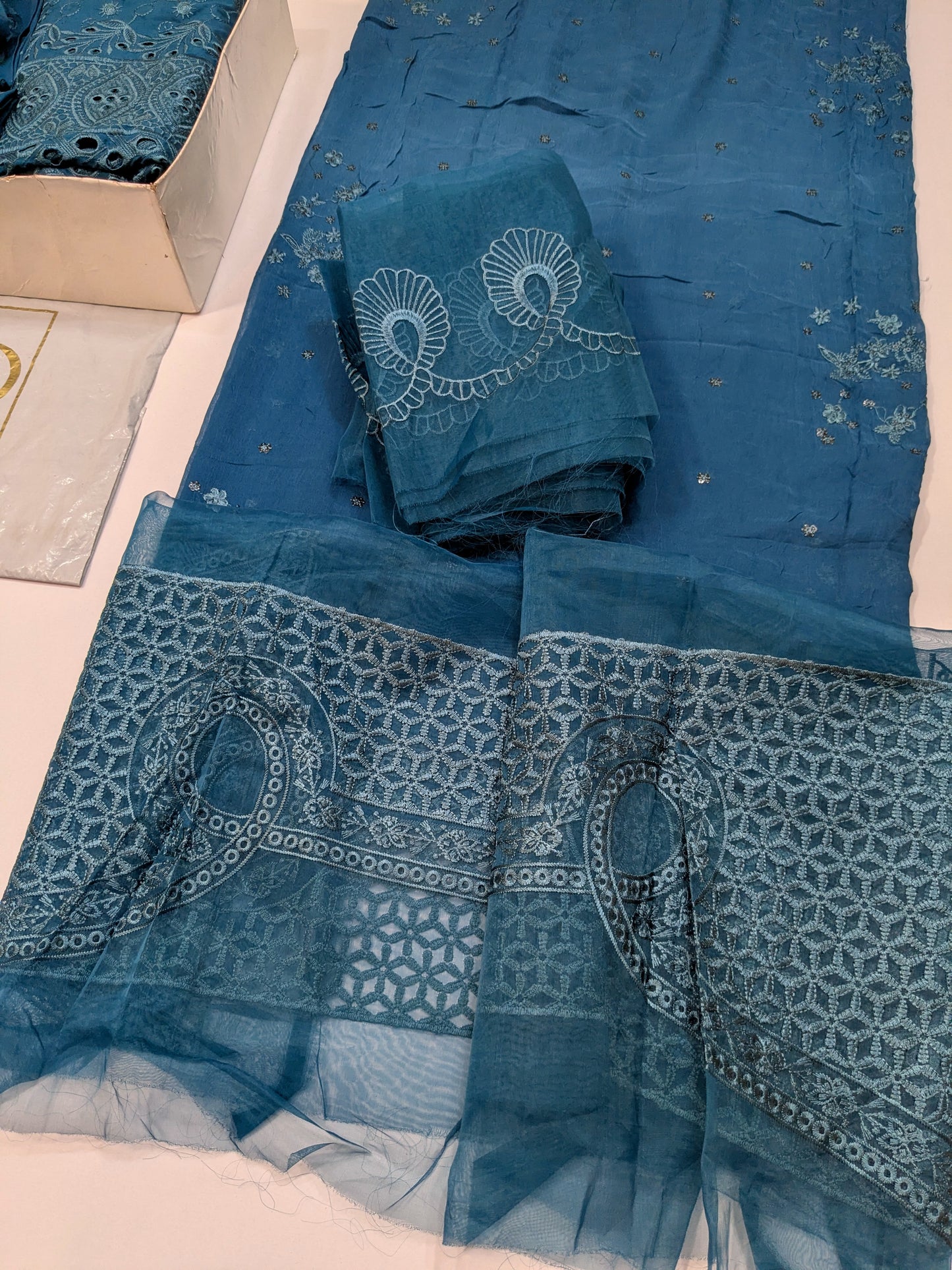 NUREH KHUAWB PREMIUM LAWN WITH PURE CHIFFON