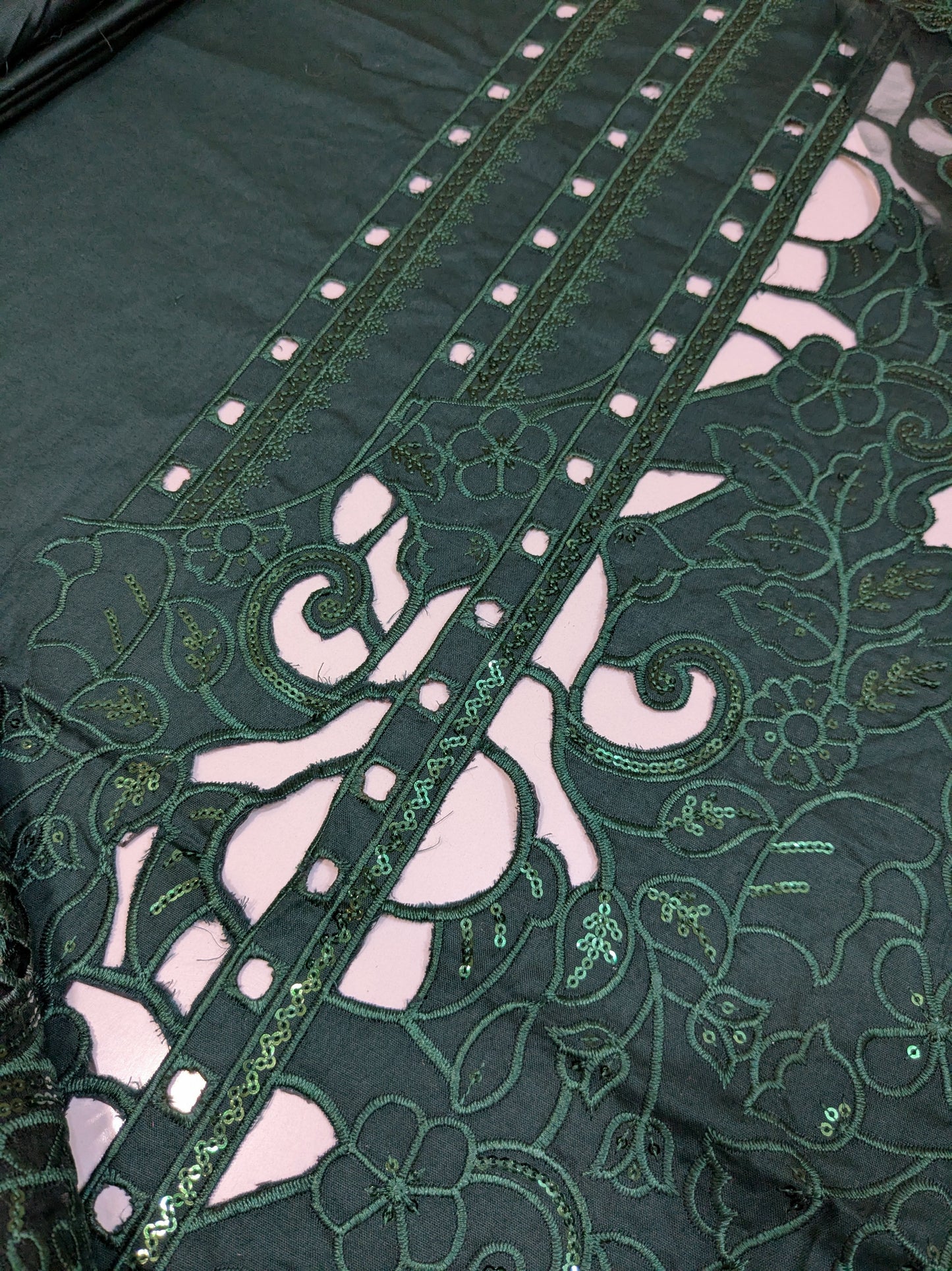 MAHNUR GREEN LUXURIOUS CHIKENKARI LAWN