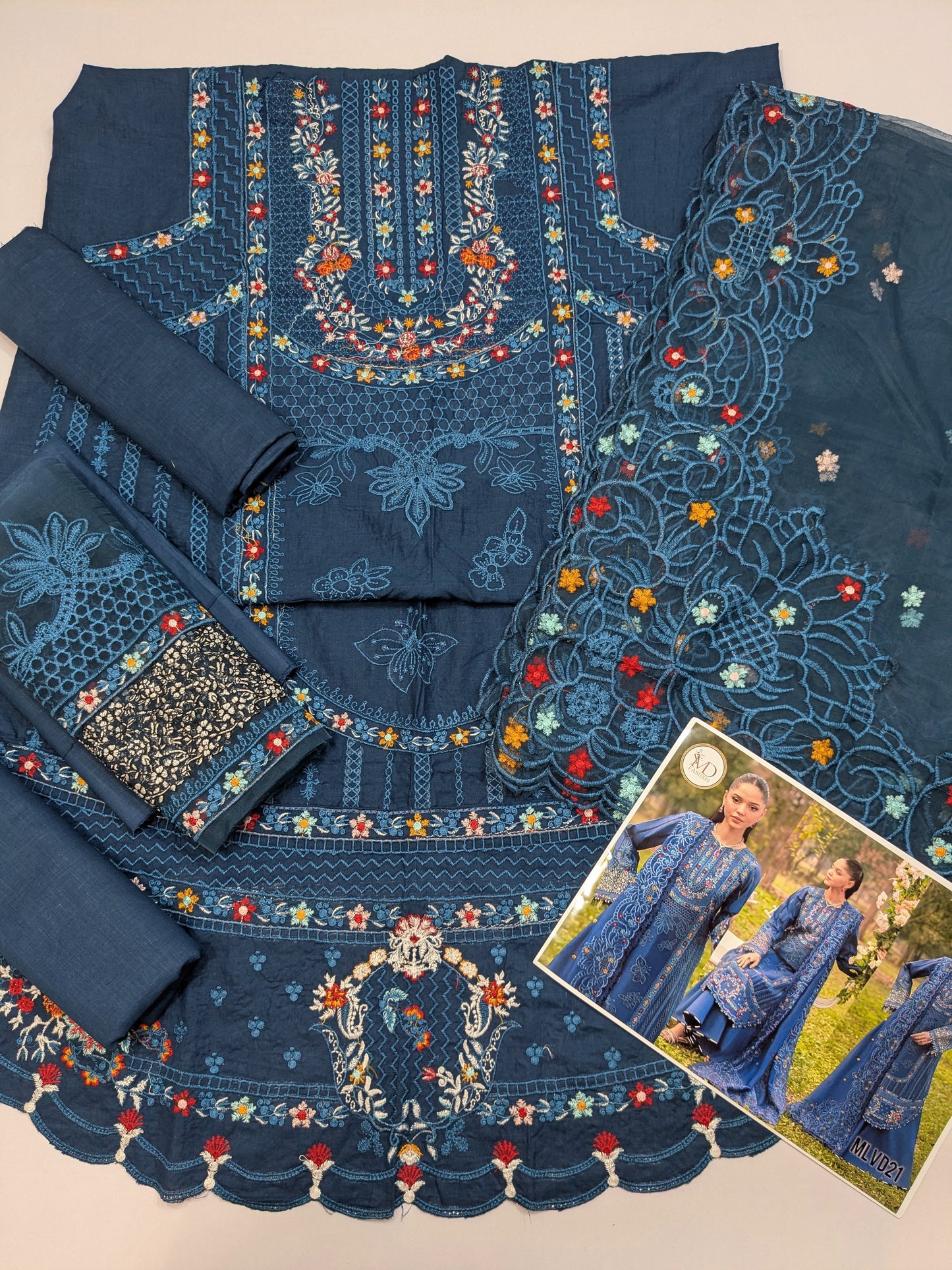 BIN ILYAS LUXURY LAWN CHIKENKARI EMBROIDERED