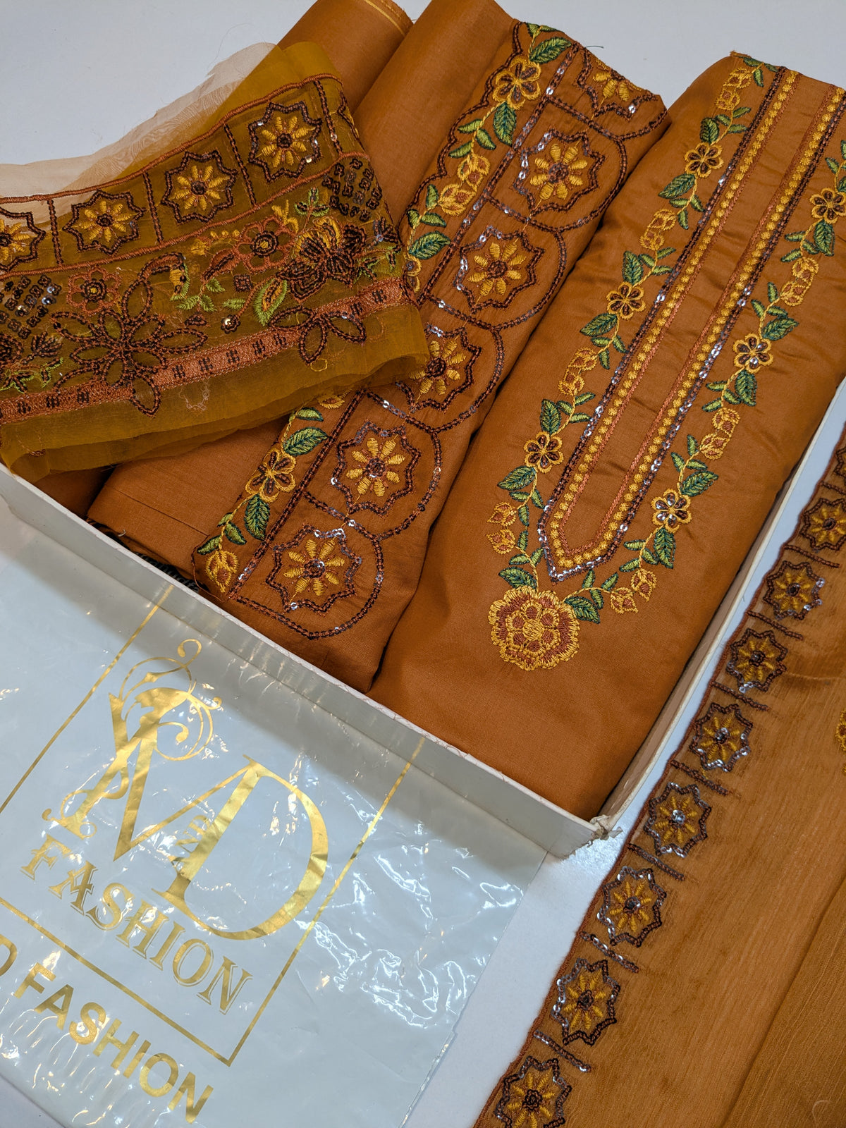 MAHIRA 04 MARIGOLD LAWN COTTON DRESS WITH CHIFFON DUPPATA