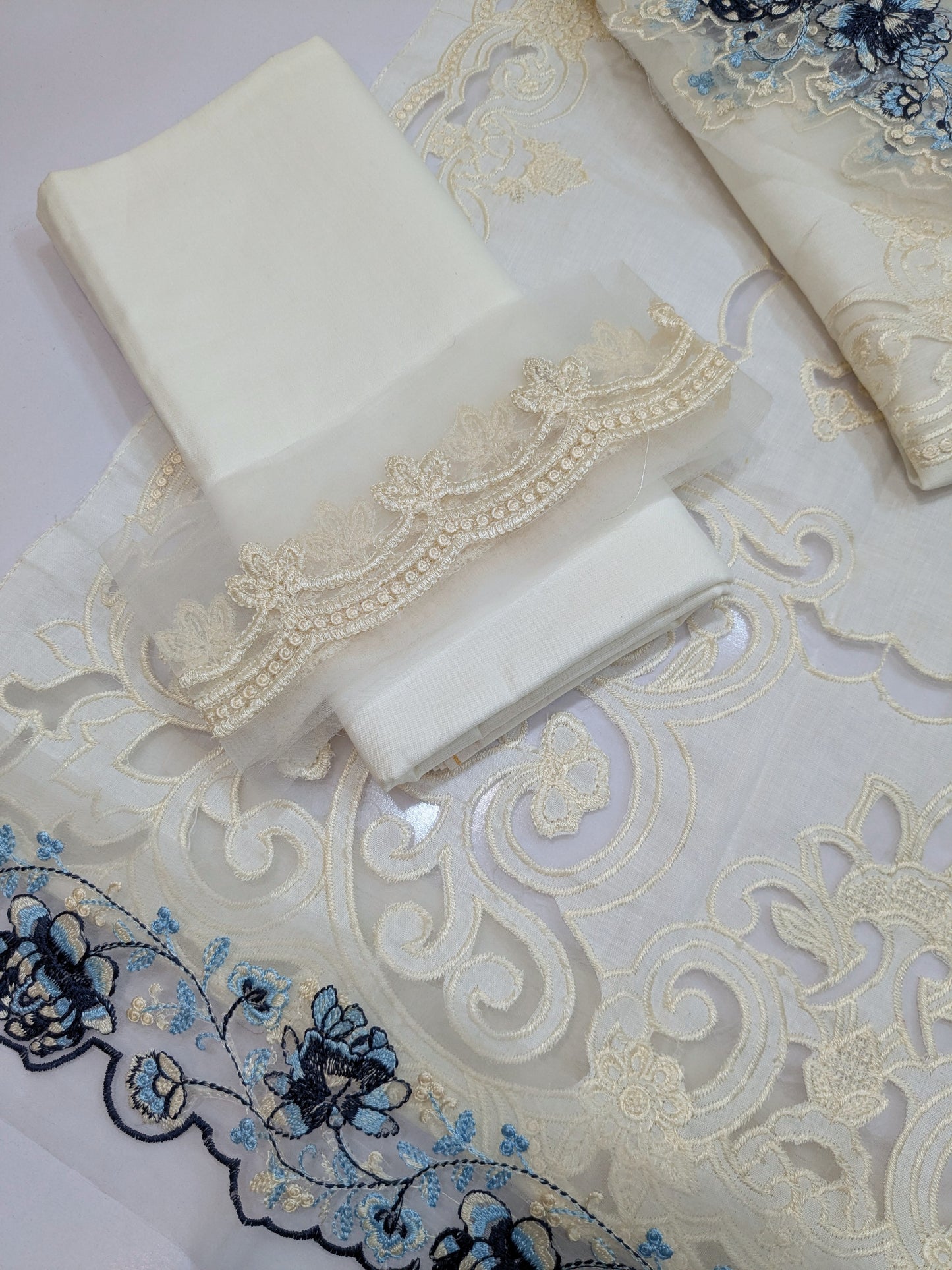 MARIA B LUXURIOUS LAWN WHITE AND BLUE