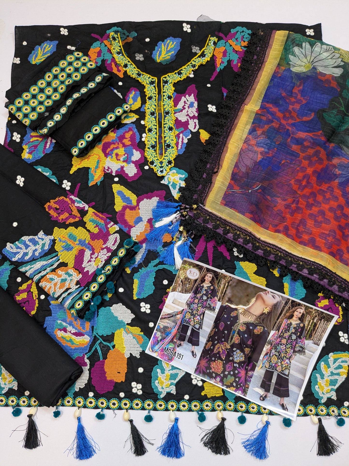 MUSHQ ESMEL AMARIN BLACK MULTI LUXURIOUS LAWN