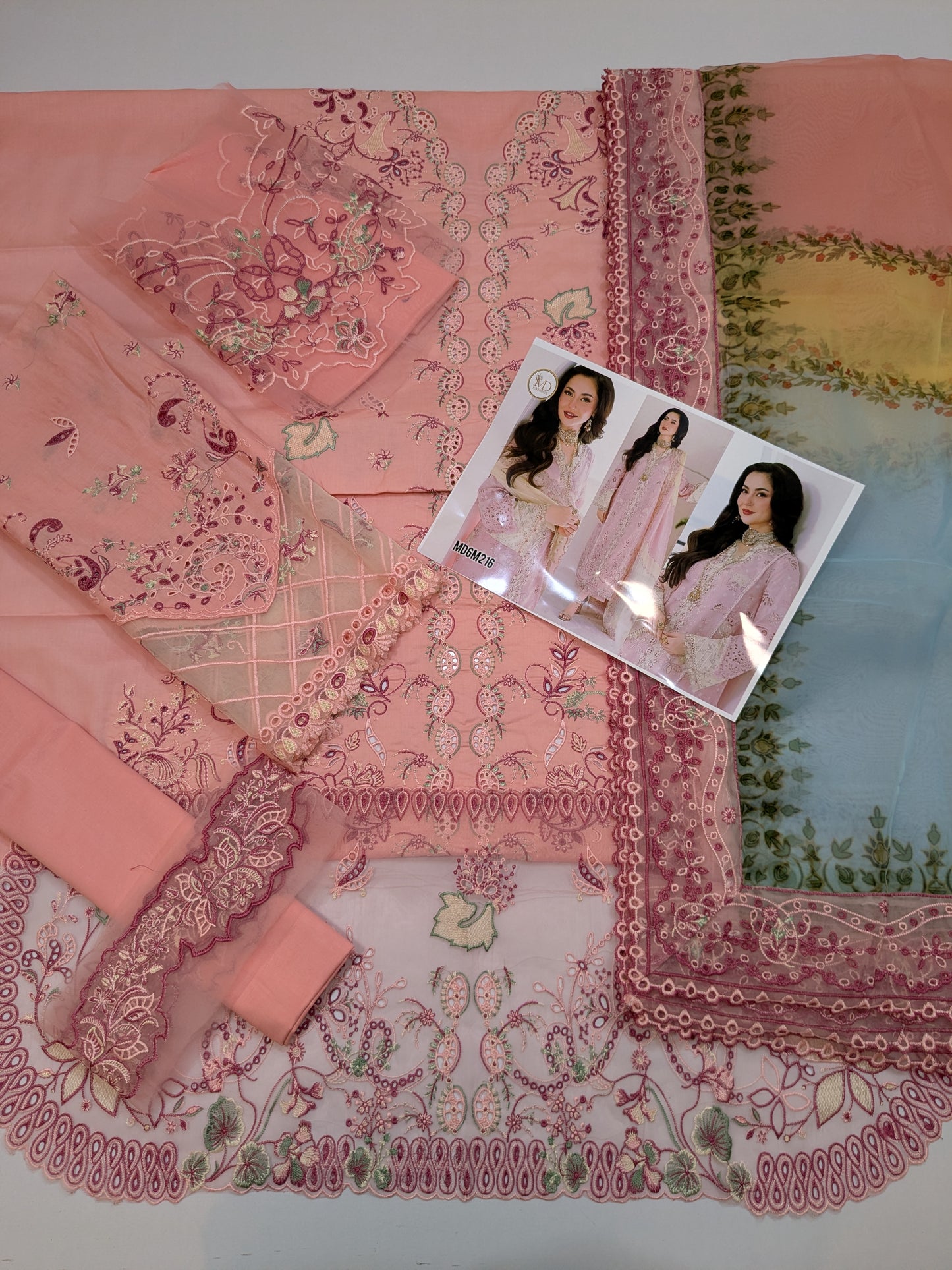 QALAMKAR HANIYA SAHIL KINARAY LUXURIOUS LAWN