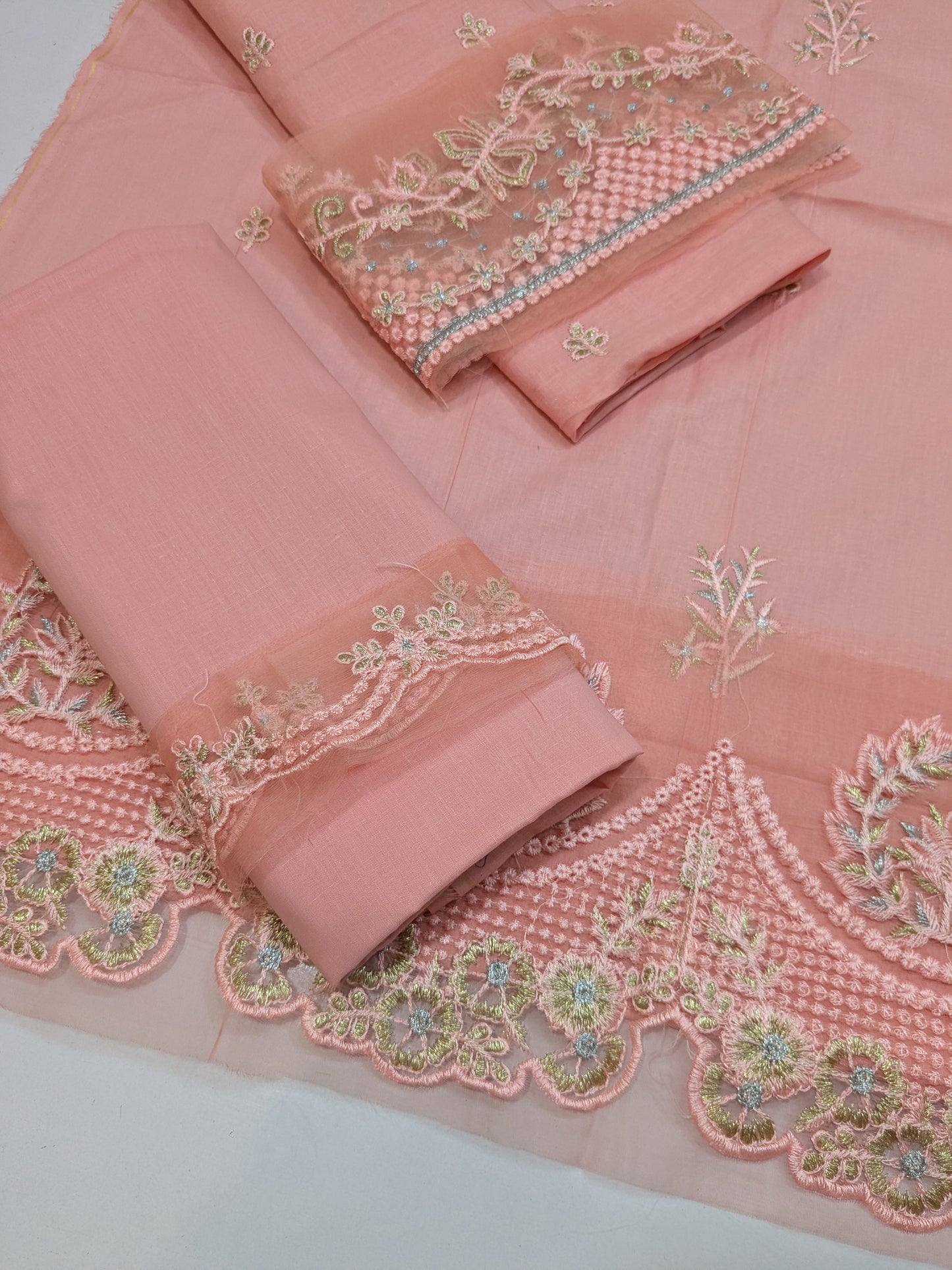Rang Rasiya Eshal Luxury Lawn Embroidered