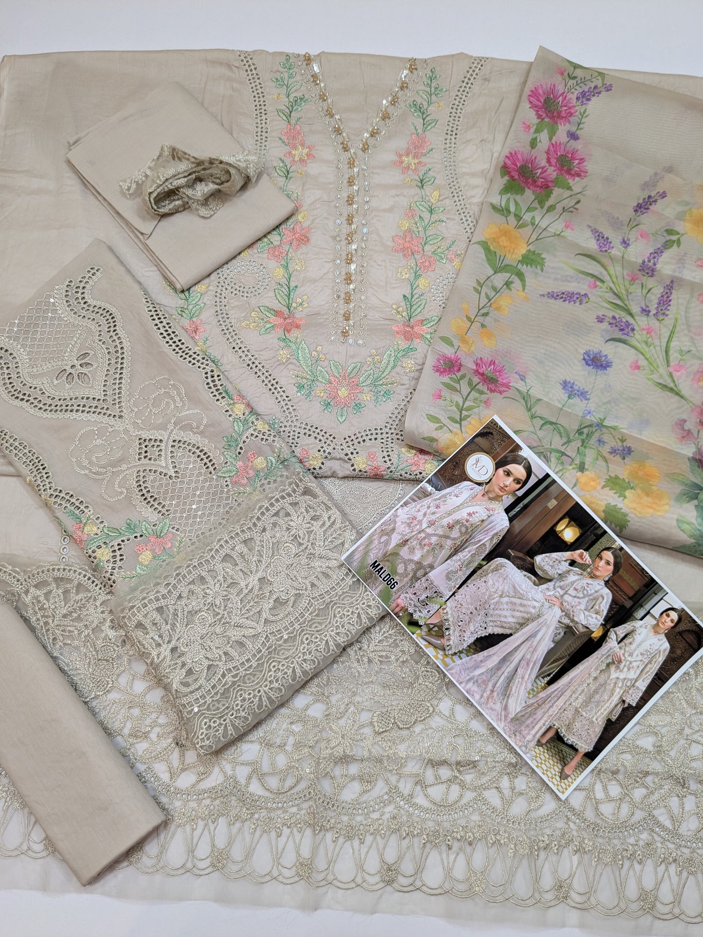 MARIA B AISH WHITE LUXURIOUS CHIKENKARI LAWN