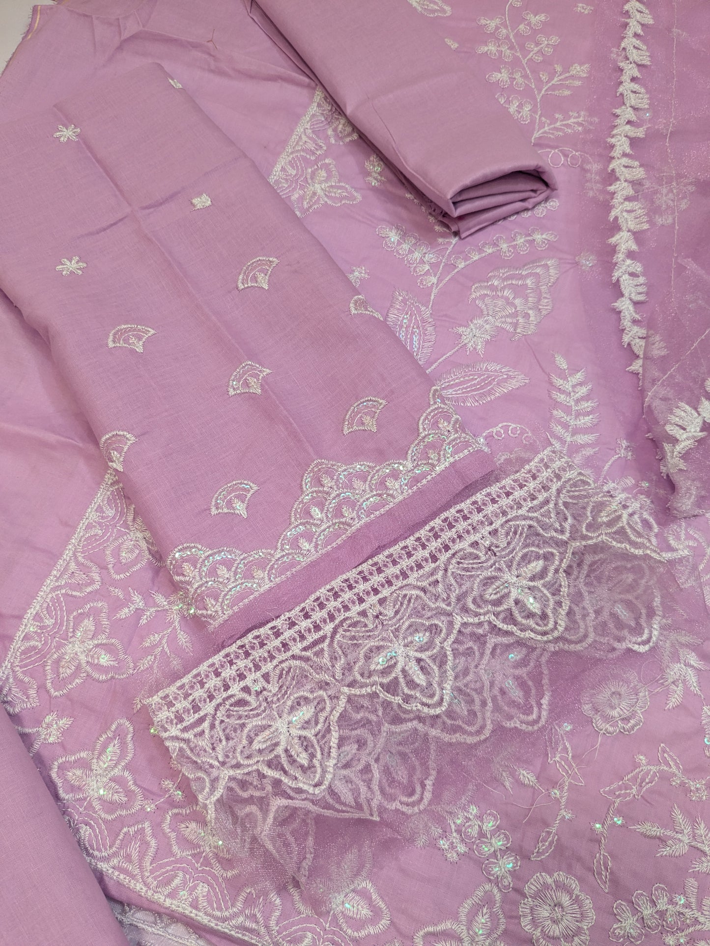 MAHIRA LUXURY LAWN PINKISH MOUVE WITH WHITE EMBROIDERY