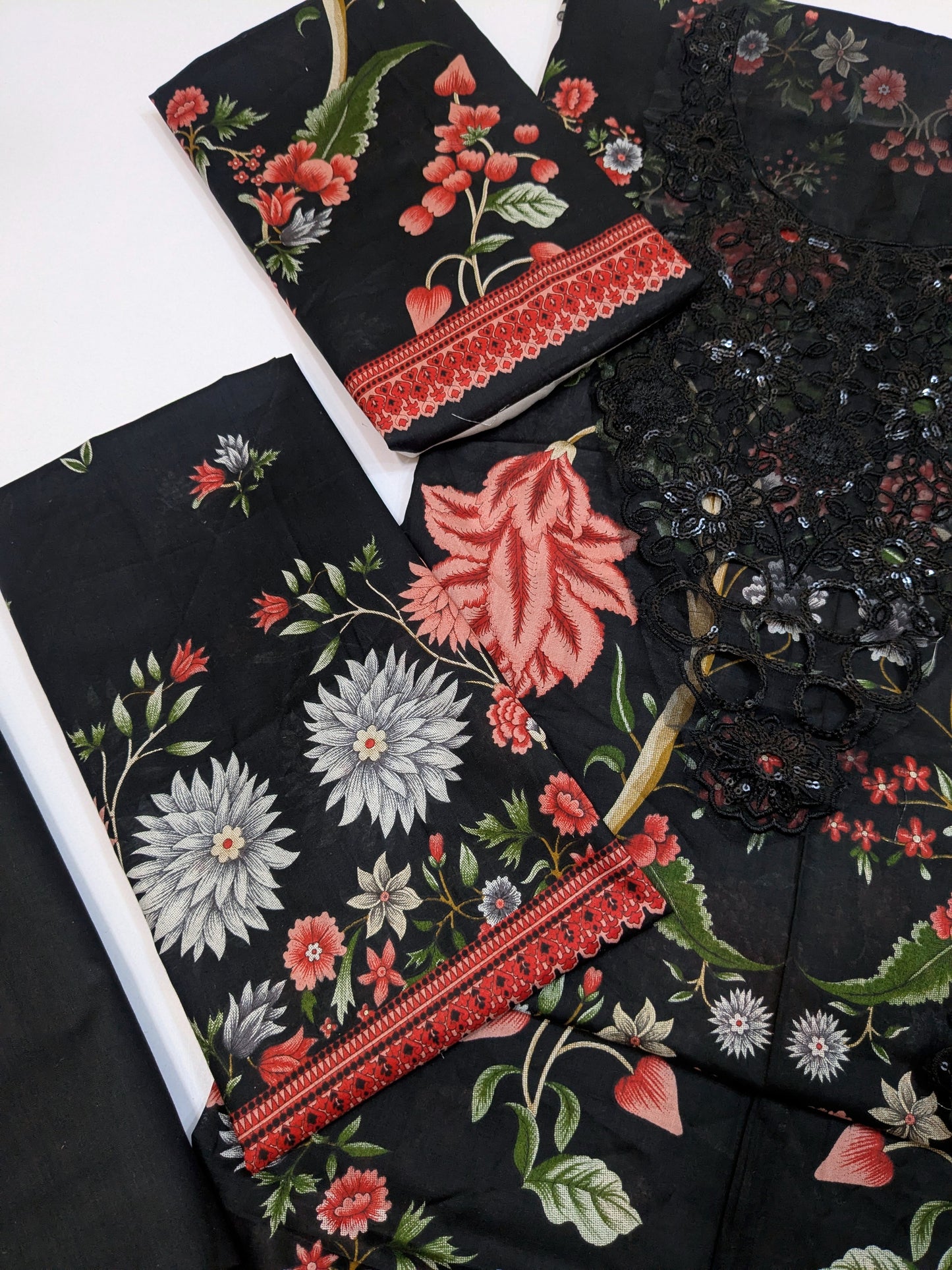 MARIA B BLACK 27B LAWN DRESS WITH READY CHIFFON DUPPATA MAROON