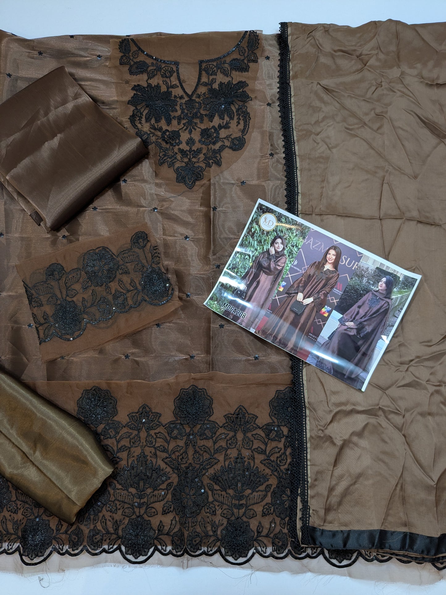 KAIDA DANANEER SHEESHA SILK EMBROIDERED