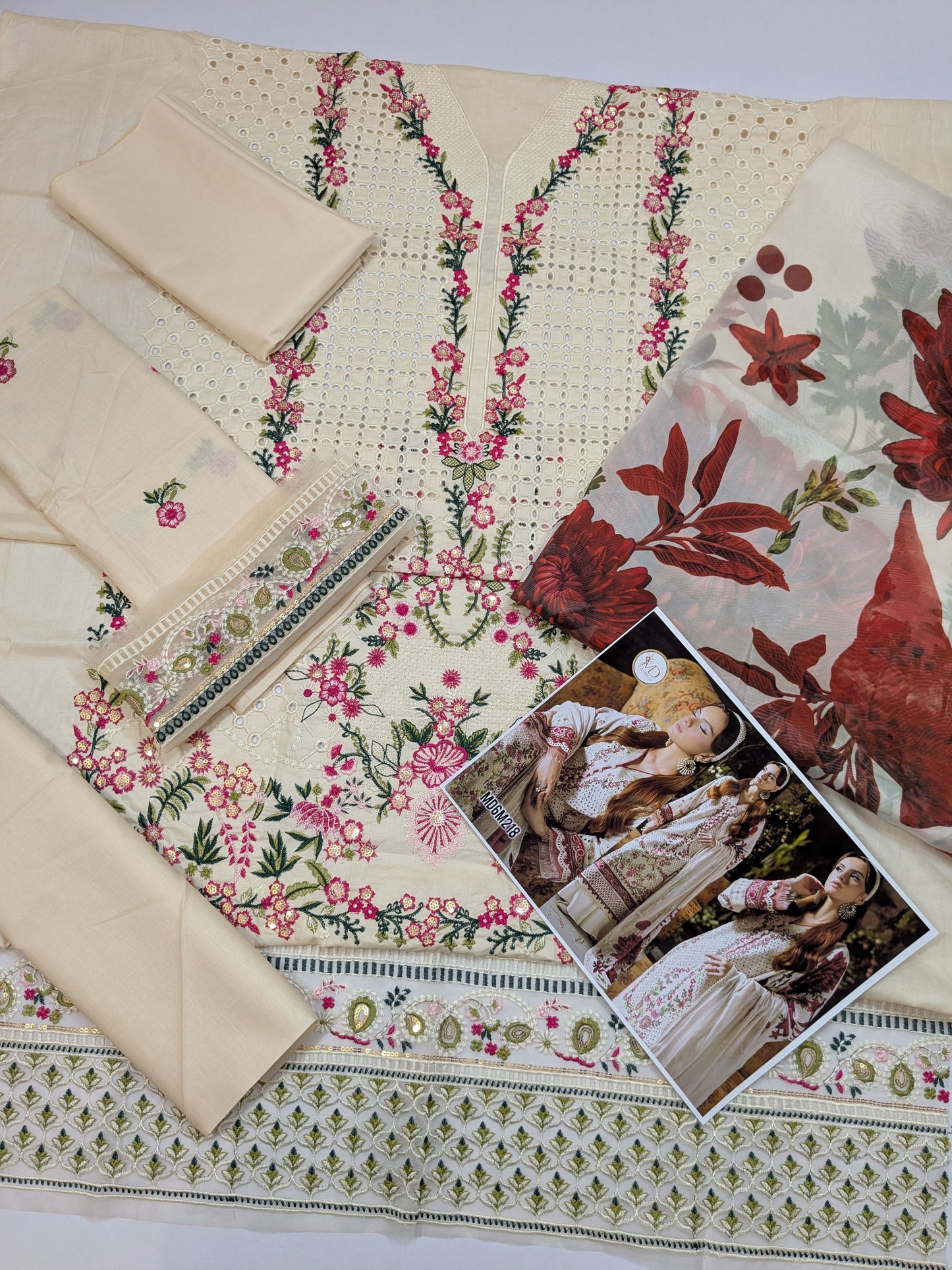 MAHNUR AMELIA LUXURIOUS CHIKENKARI LAWN
