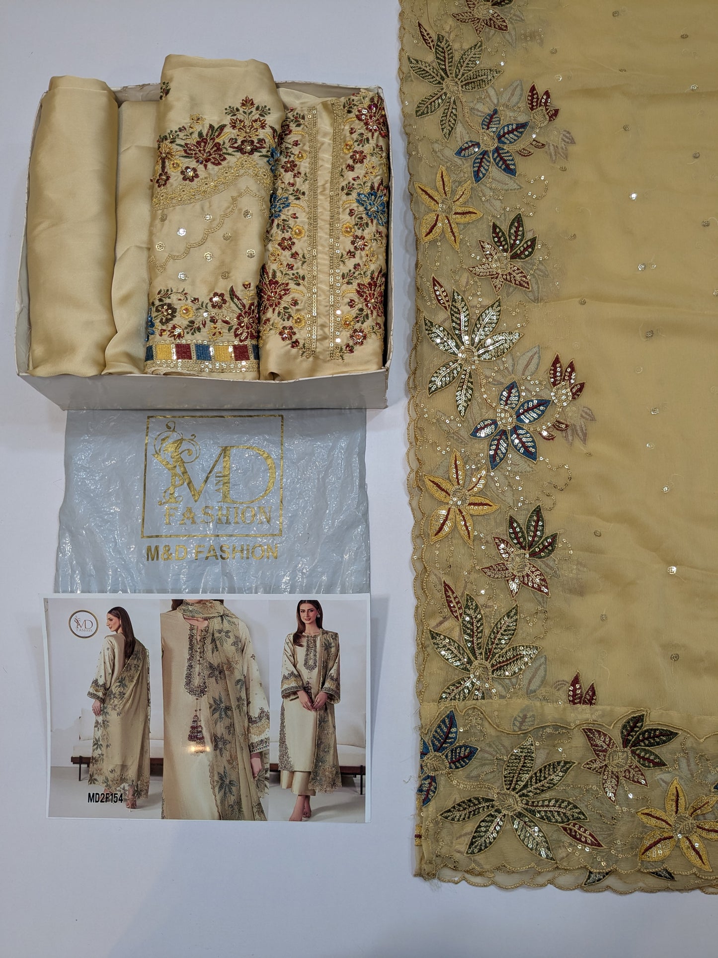 IZNIK FAWB SILK EMBROIDERED