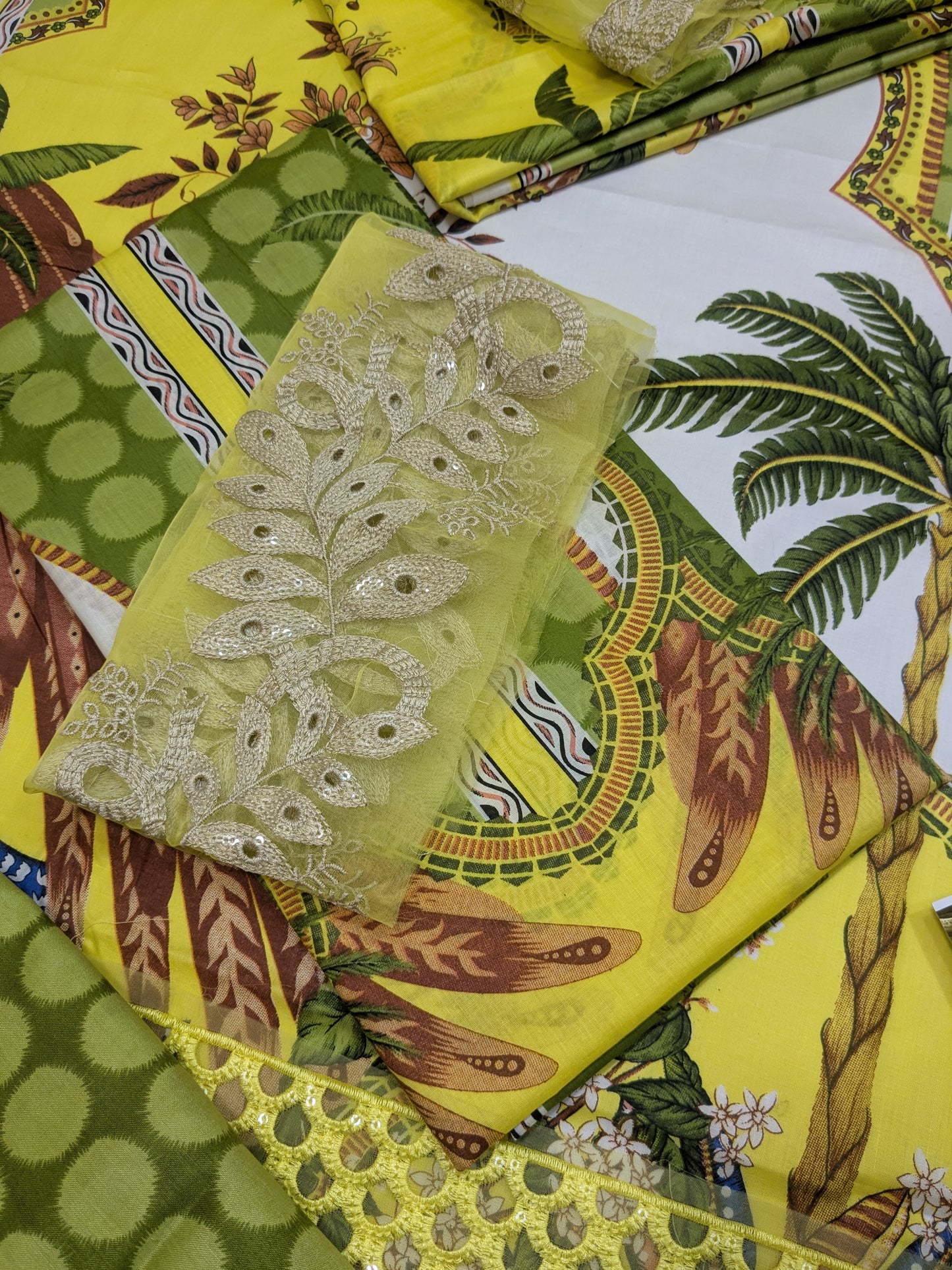 MPRINT MARIAB LAWN 5B DIGITAL PRINTED EMB