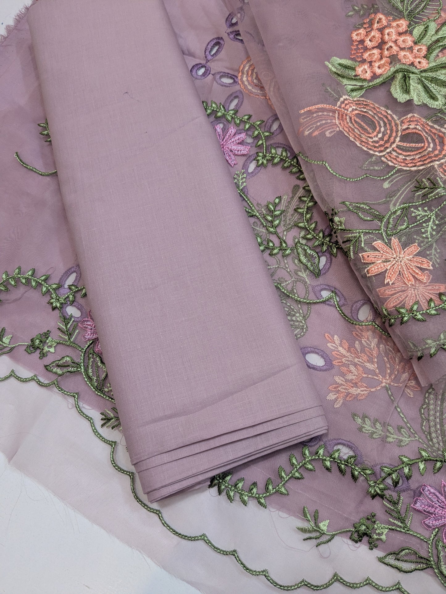 CRIMSON KASNI ONE TRUE LOVE LUXURIOUS LAWN