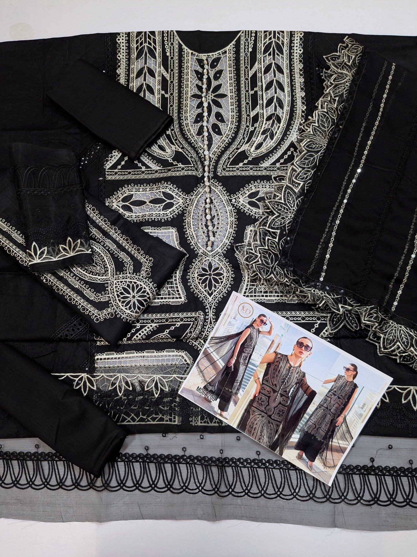 MARIA B LUXURIOUS LAWN BLACK 8B