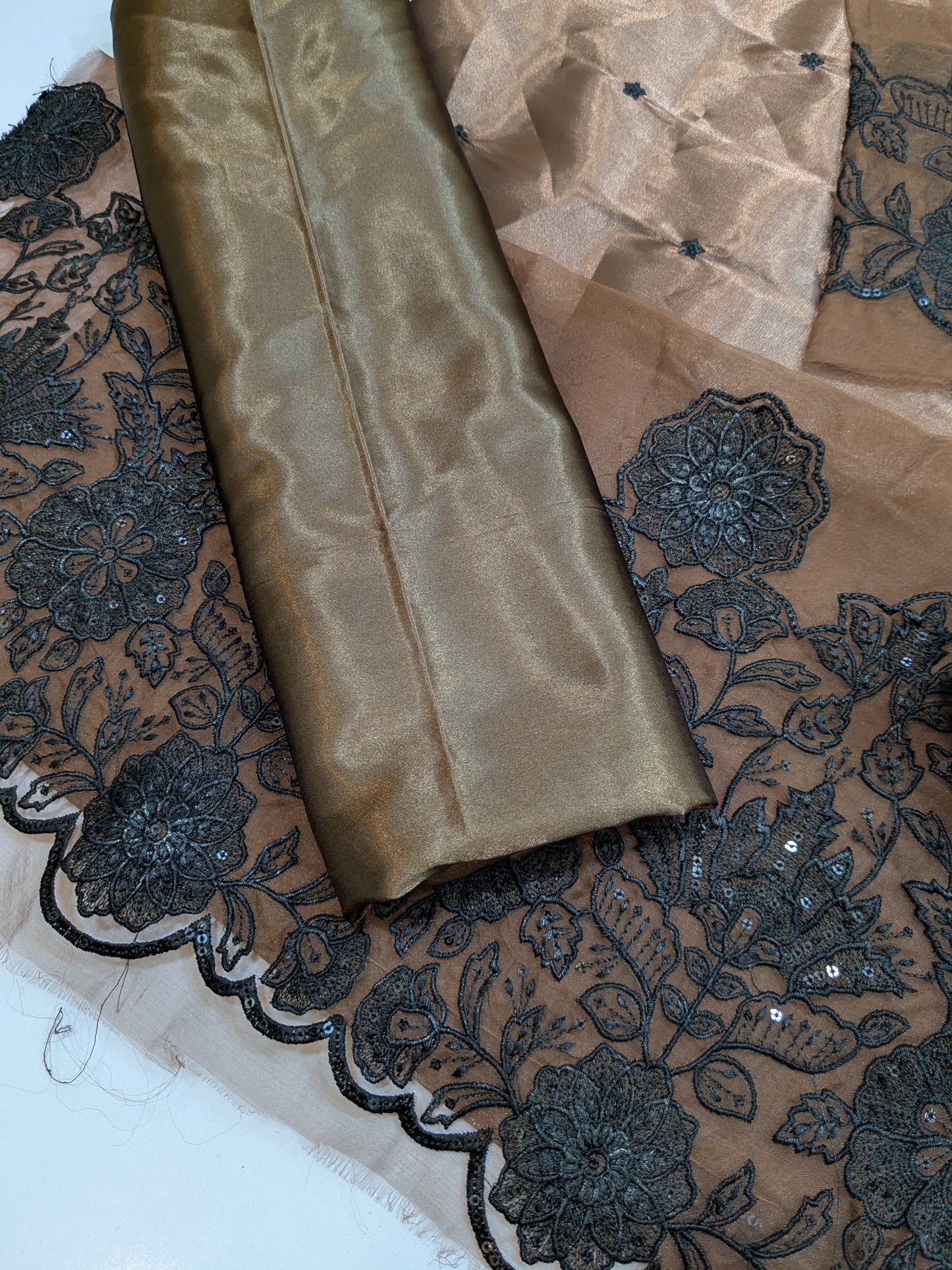 KAIDA DANANEER SHEESHA SILK EMBROIDERED