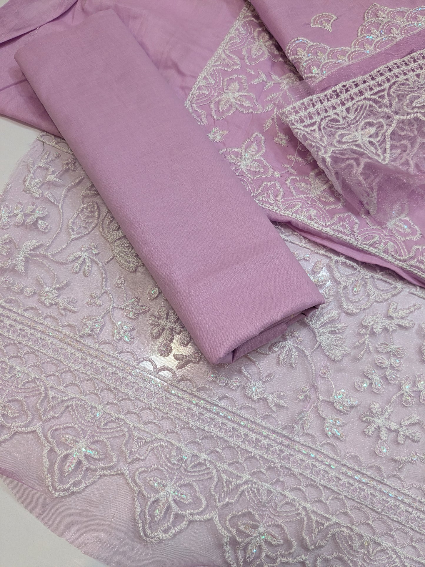 MAHIRA LUXURY LAWN PINKISH MOUVE WITH WHITE EMBROIDERY
