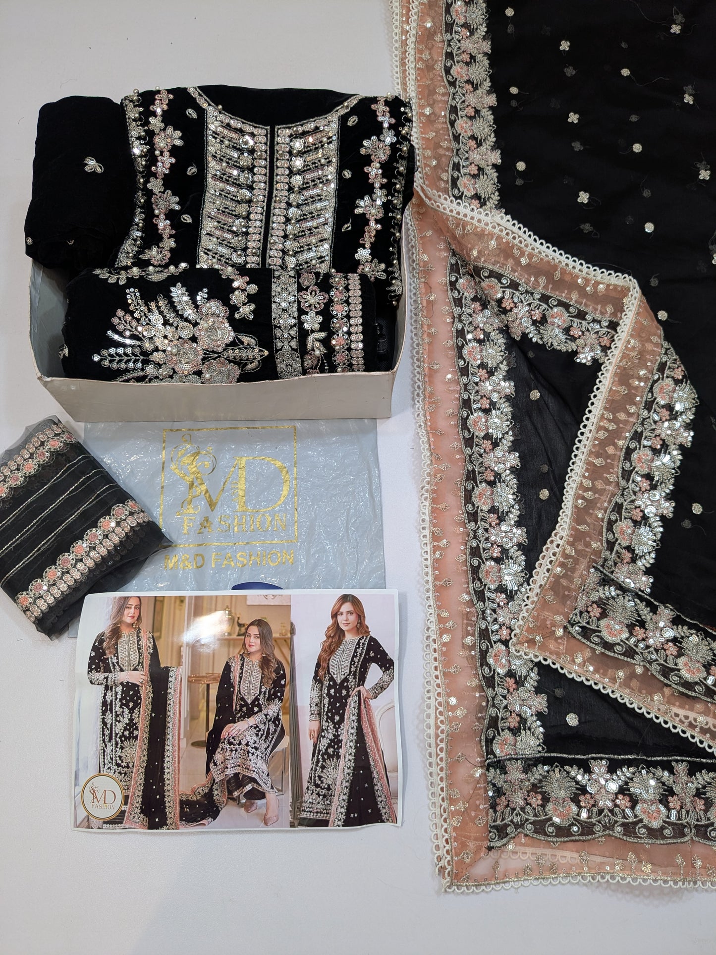 Aneela Sumbul Black Velvet Luxurious Look