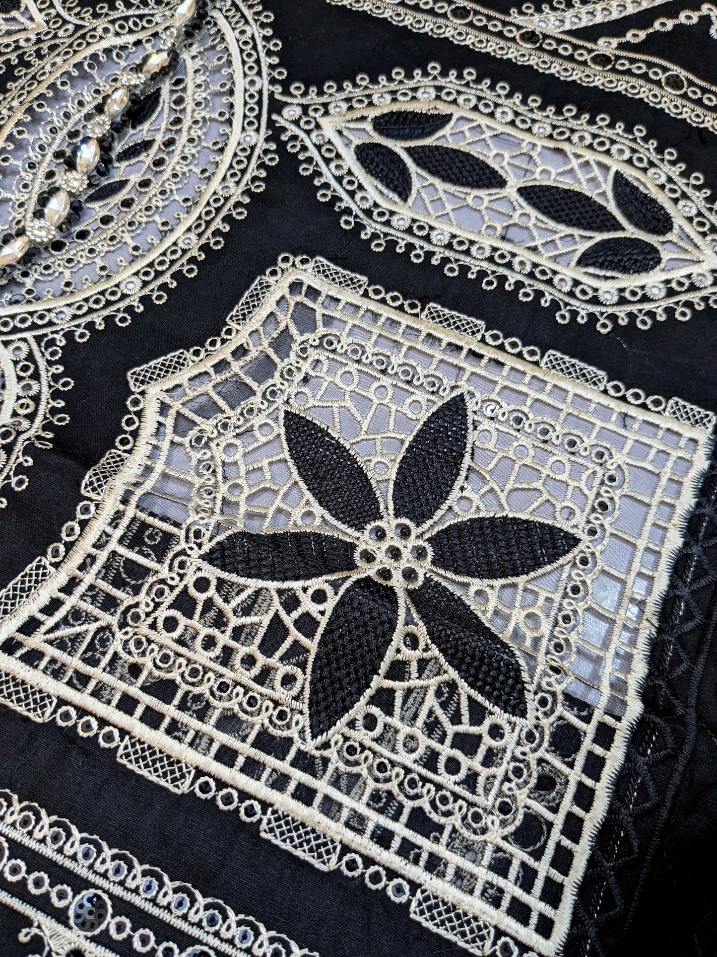 MARIA B LUXURIOUS LAWN BLACK 8B